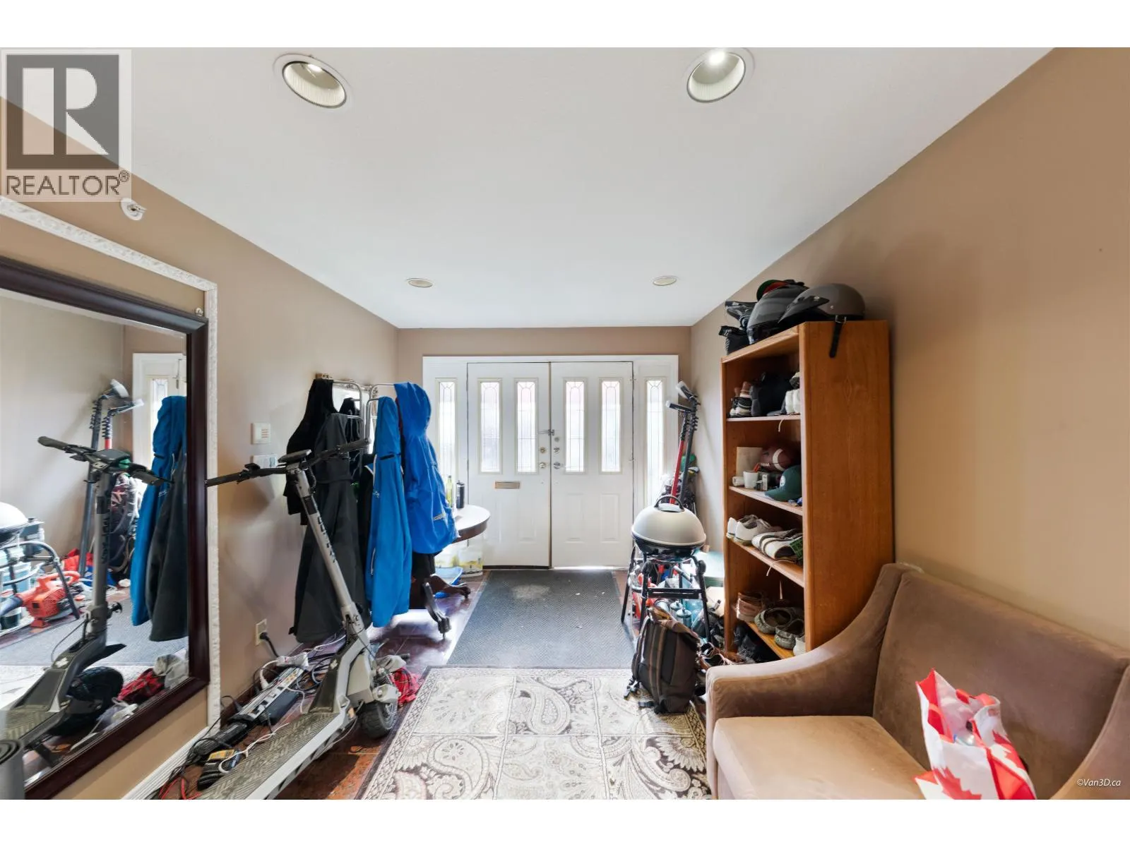195 W 17TH AVENUE