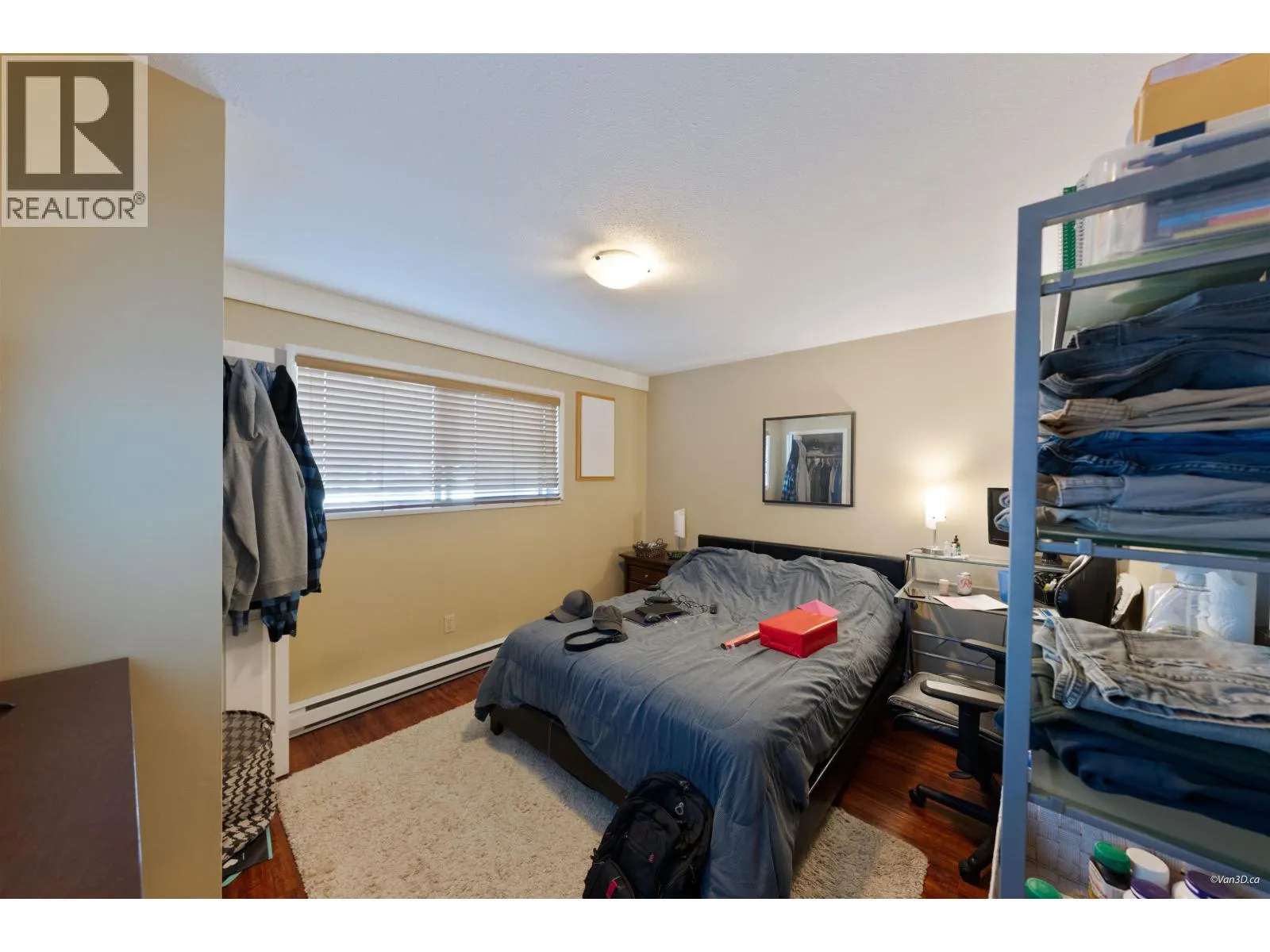 195 W 17TH AVENUE