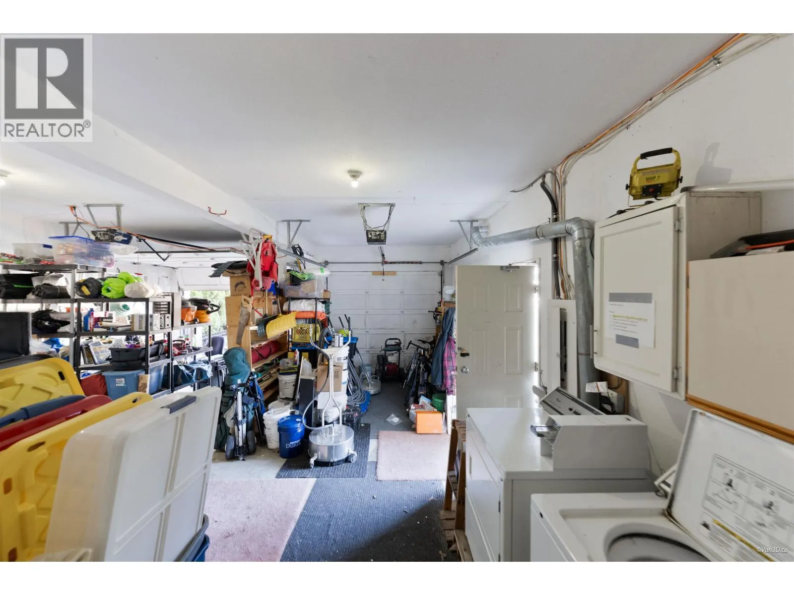 195 W 17TH AVENUE