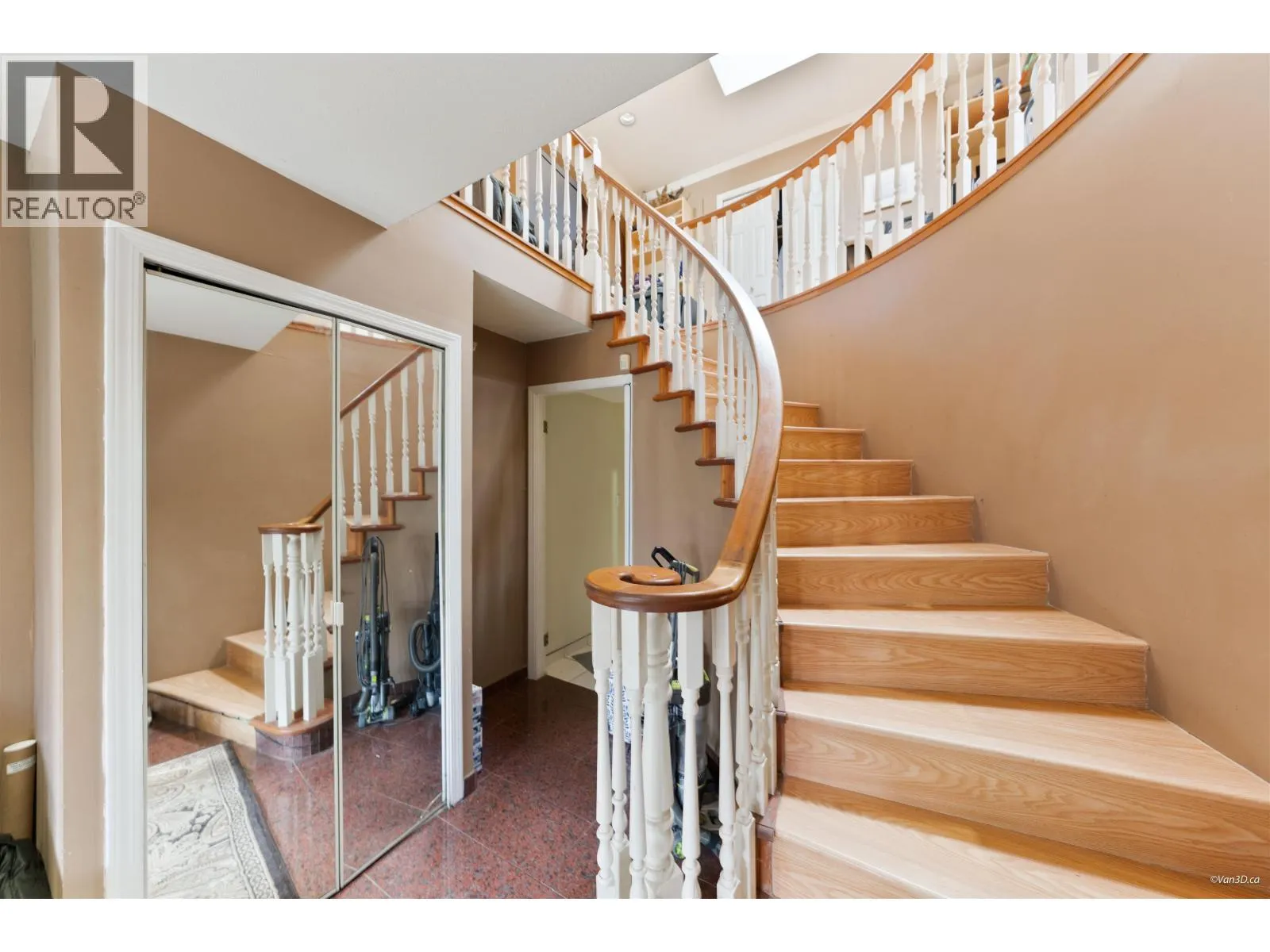 195 W 17TH AVENUE