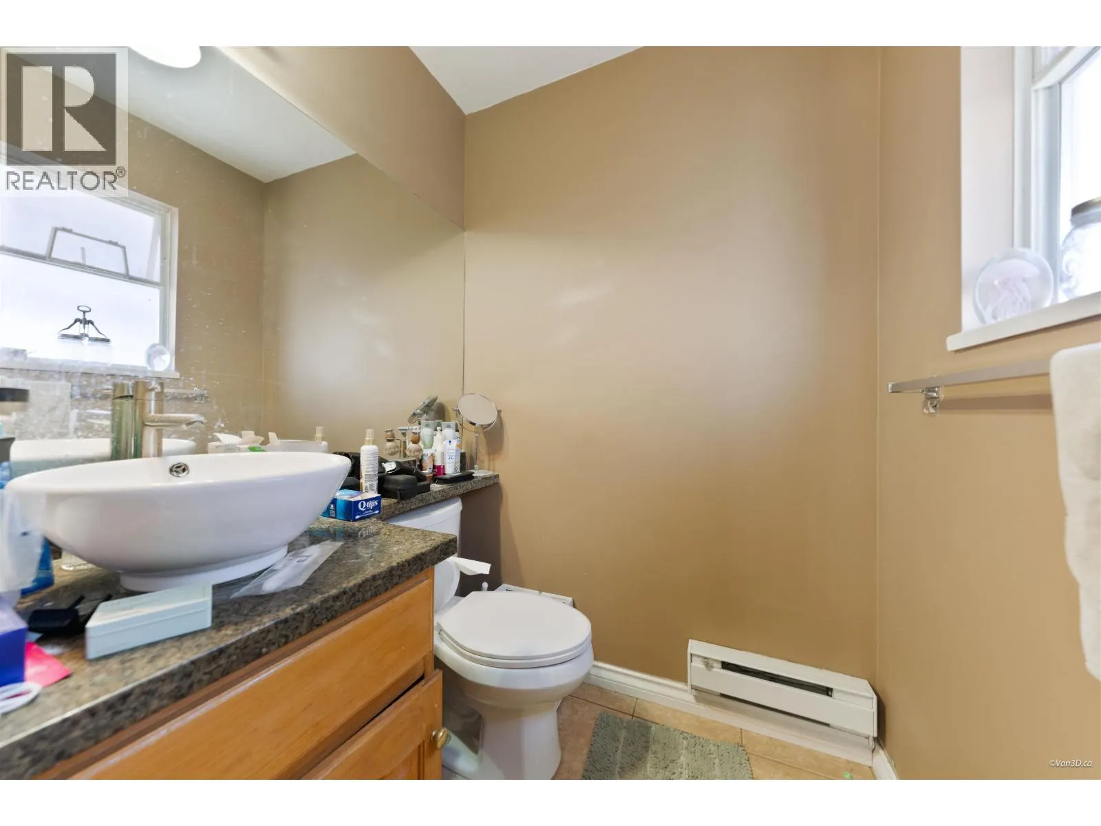 195 W 17TH AVENUE