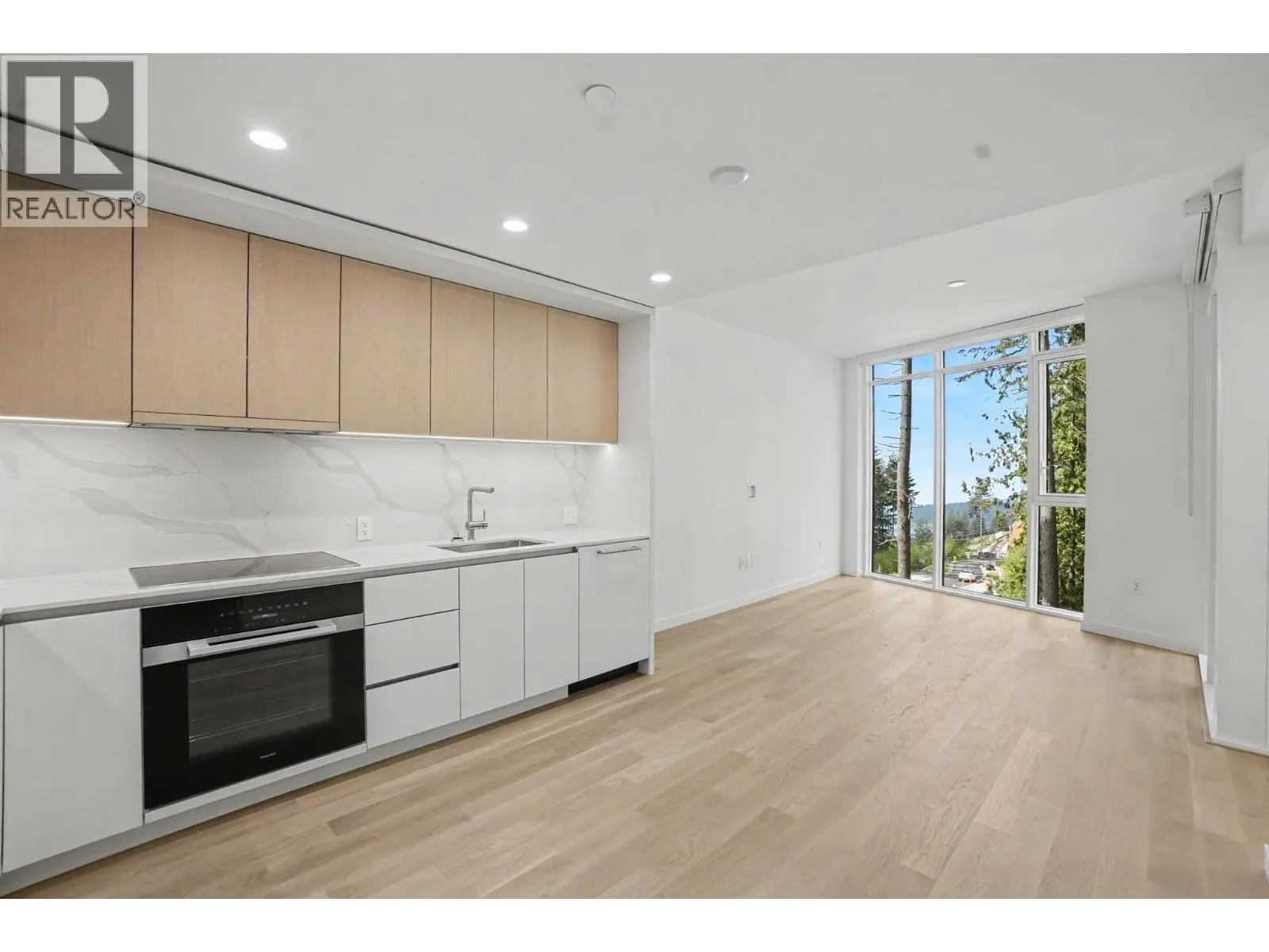 604 3963 UPLANDS WAY