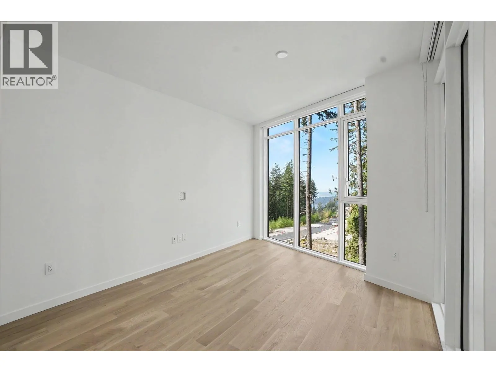604 3963 UPLANDS WAY