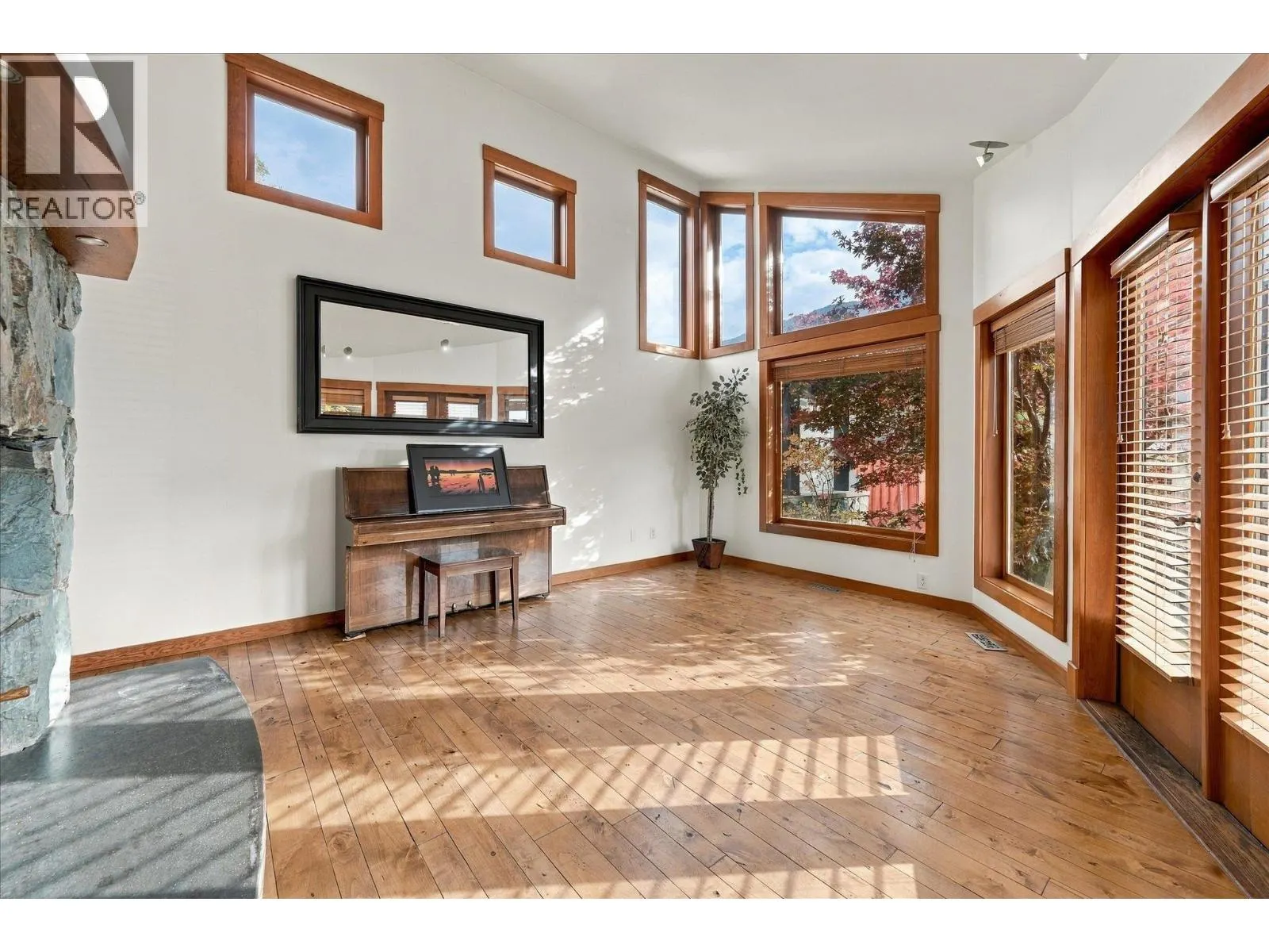 1777 PINEWOOD DRIVE