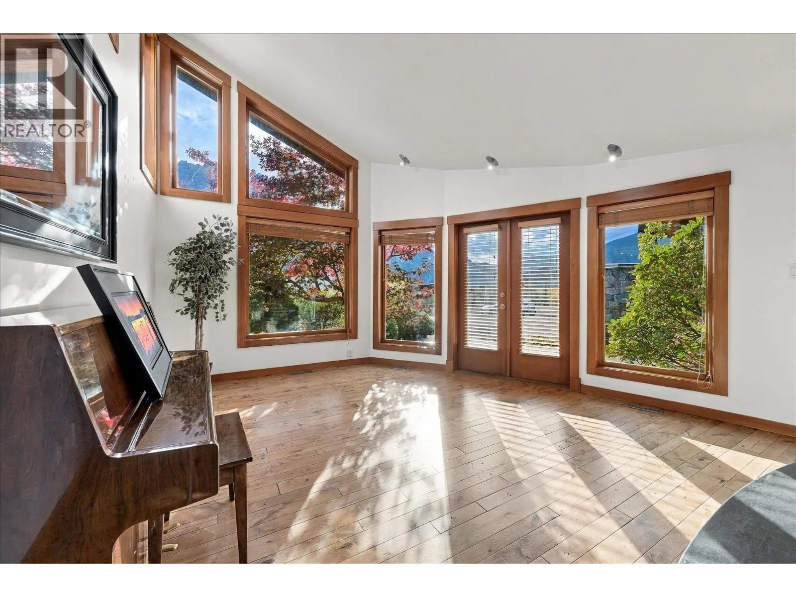 1777 PINEWOOD DRIVE