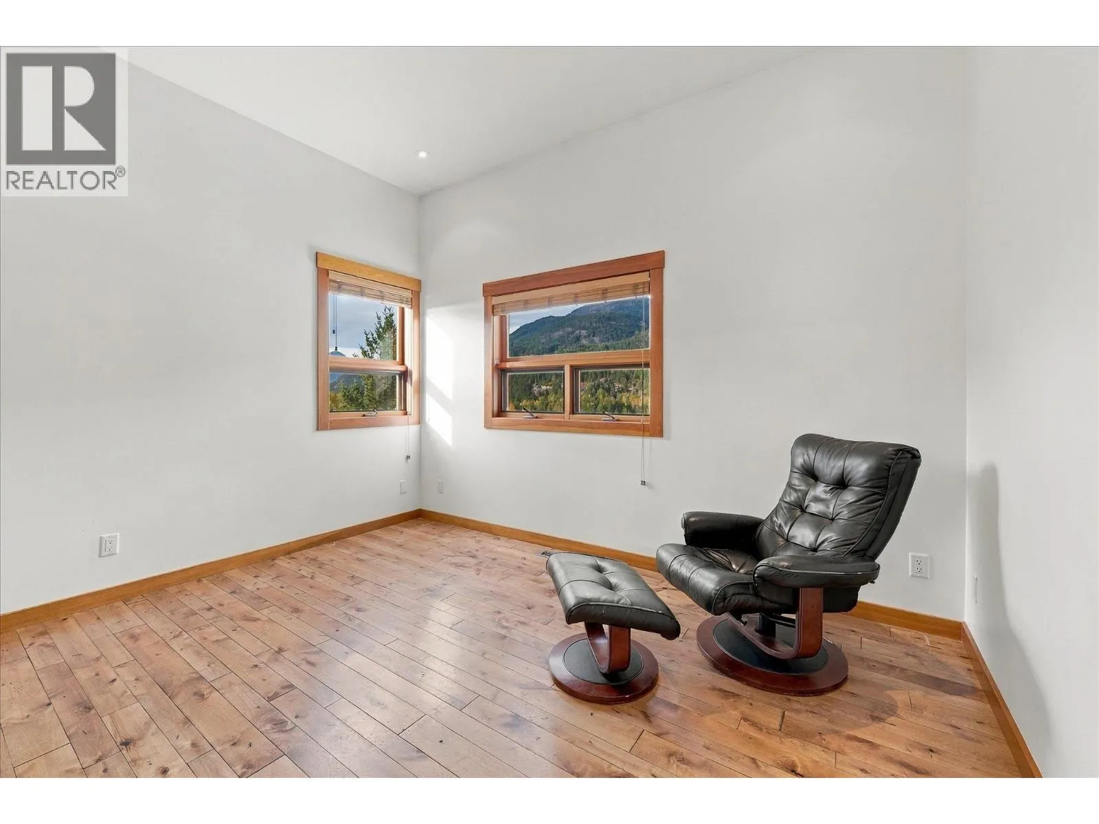 1777 PINEWOOD DRIVE