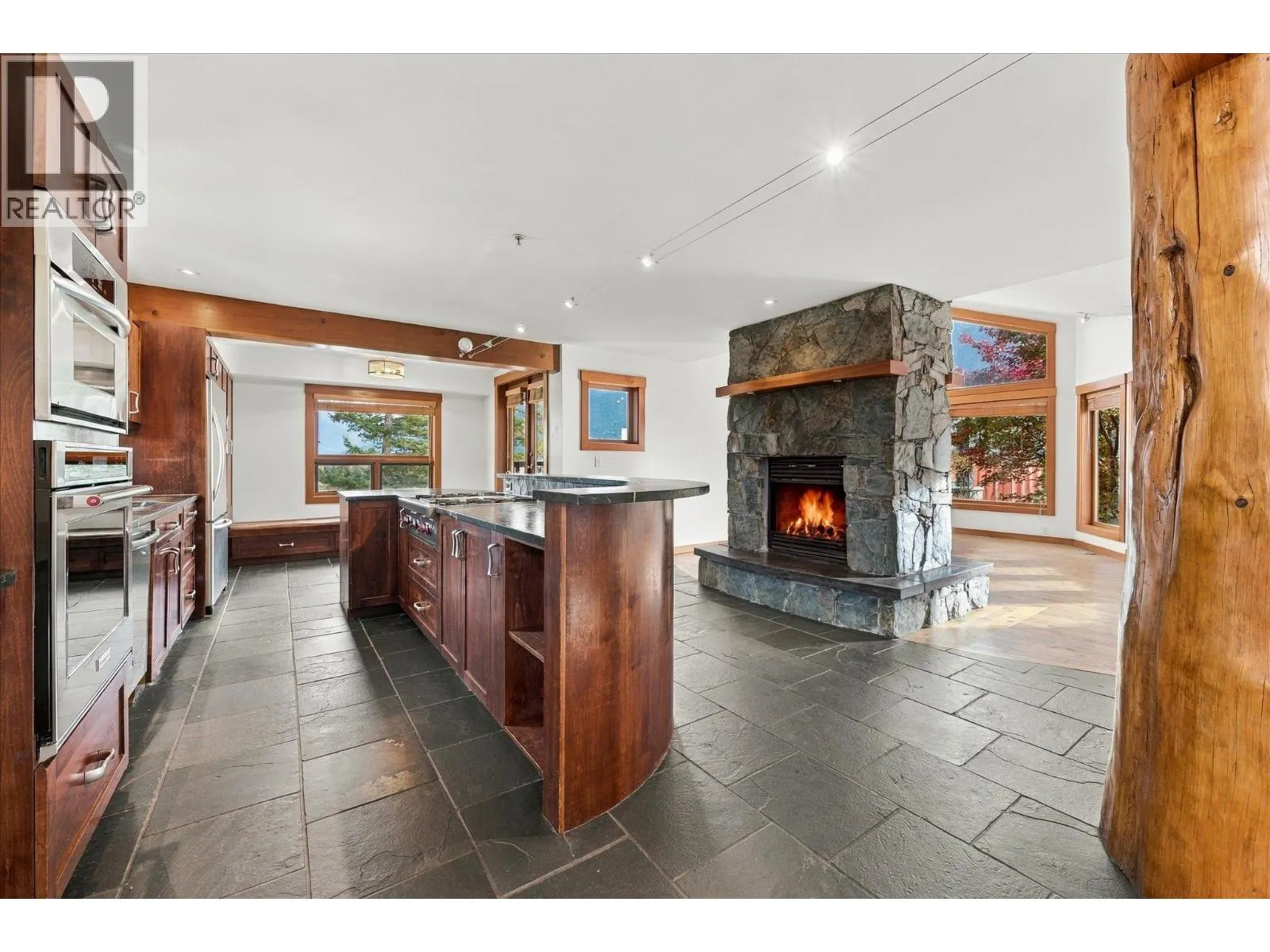 1777 PINEWOOD DRIVE