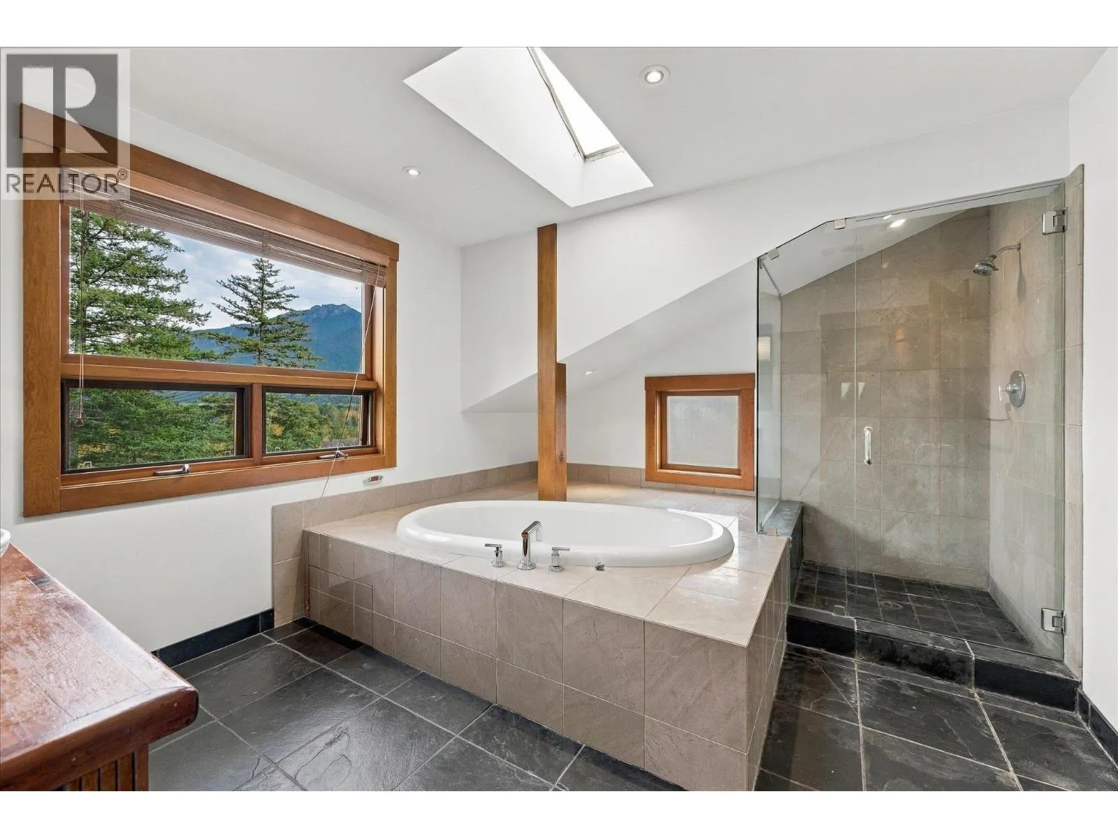 1777 PINEWOOD DRIVE