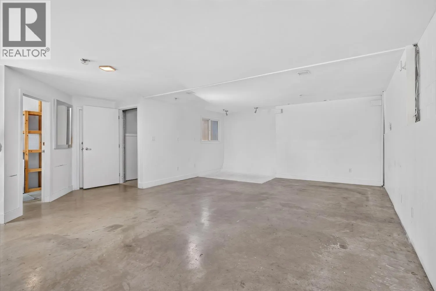 530 VERNON DRIVE