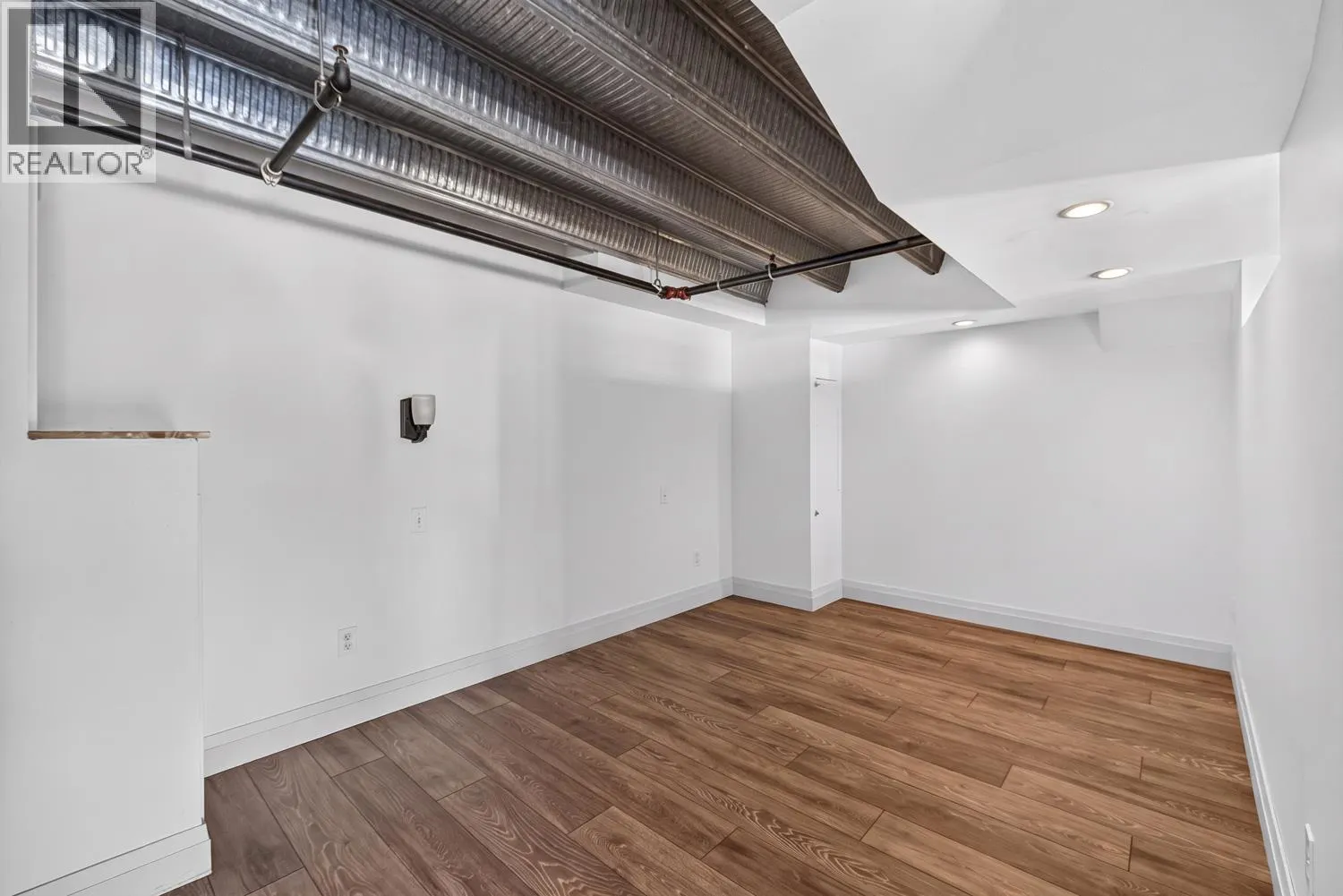 530 VERNON DRIVE