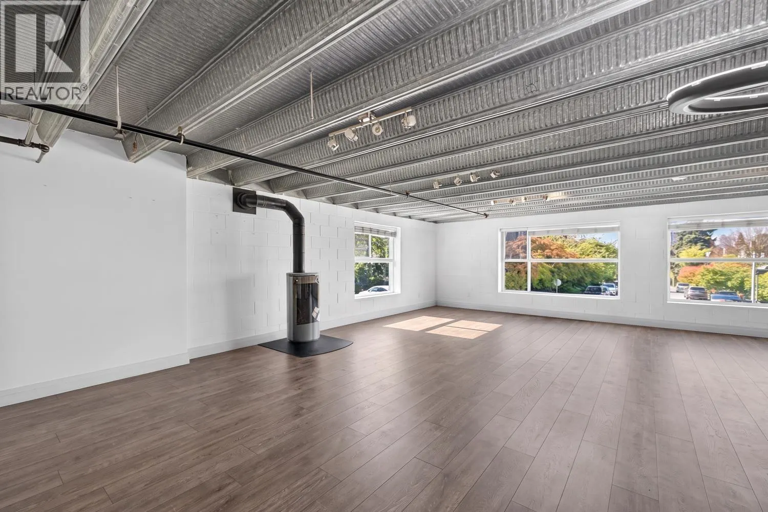 530 VERNON DRIVE