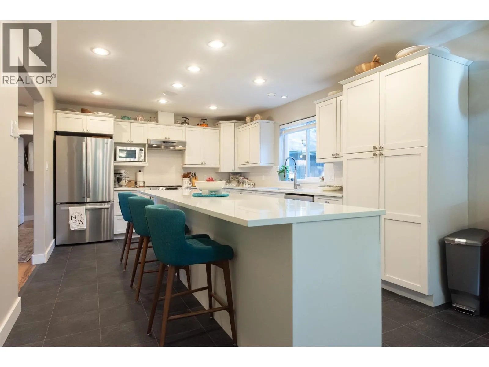 574 VETERANS ROAD
