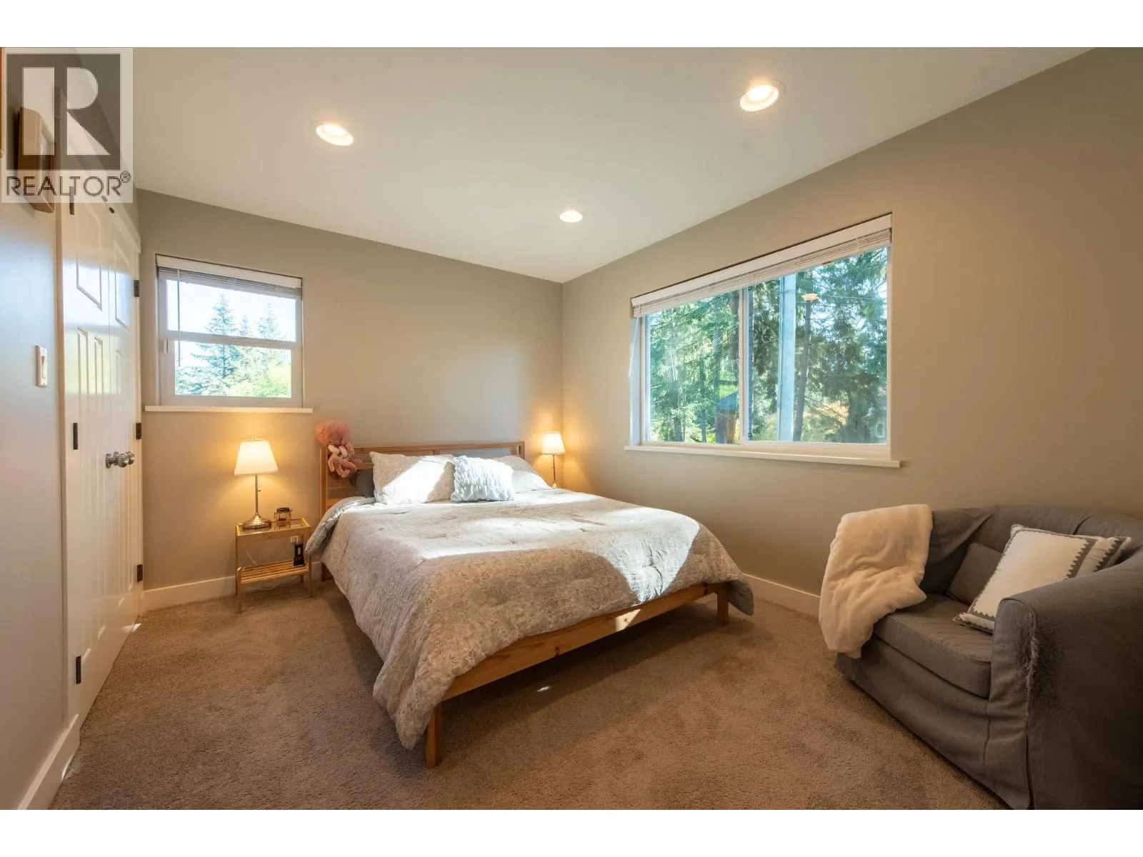 574 VETERANS ROAD