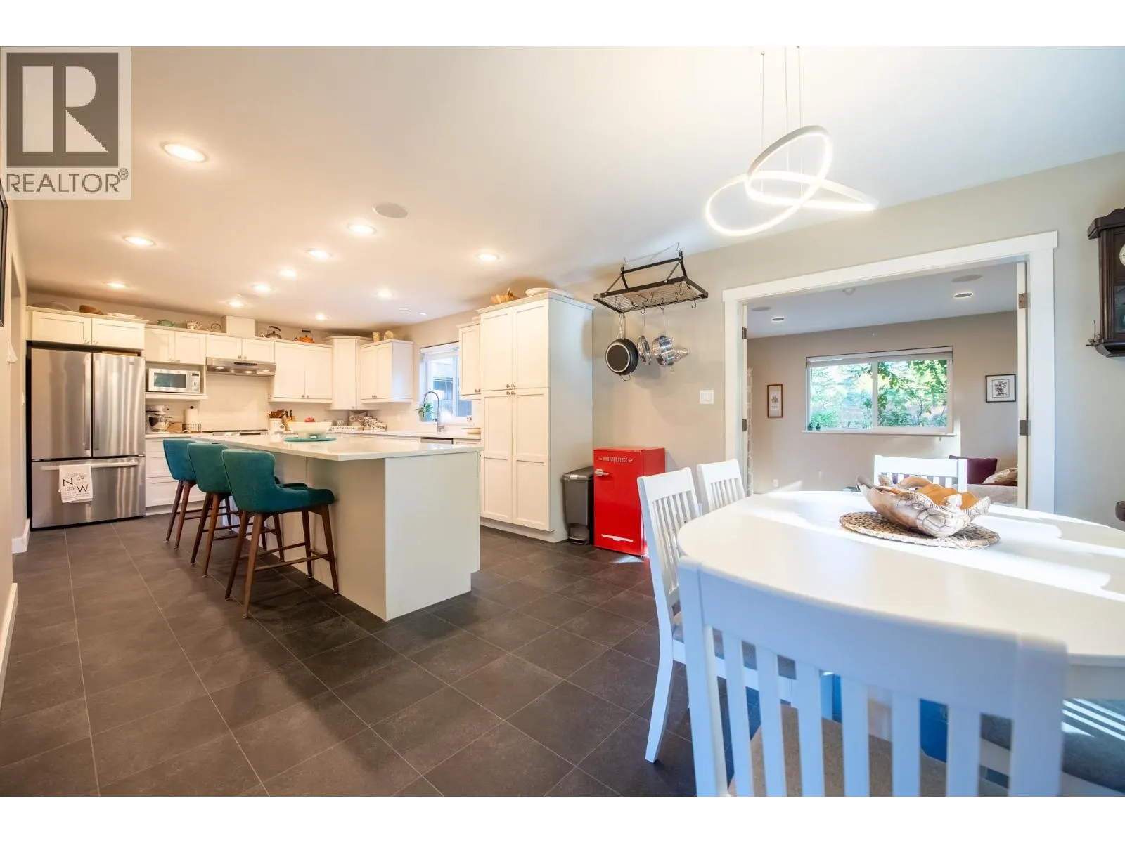 574 VETERANS ROAD