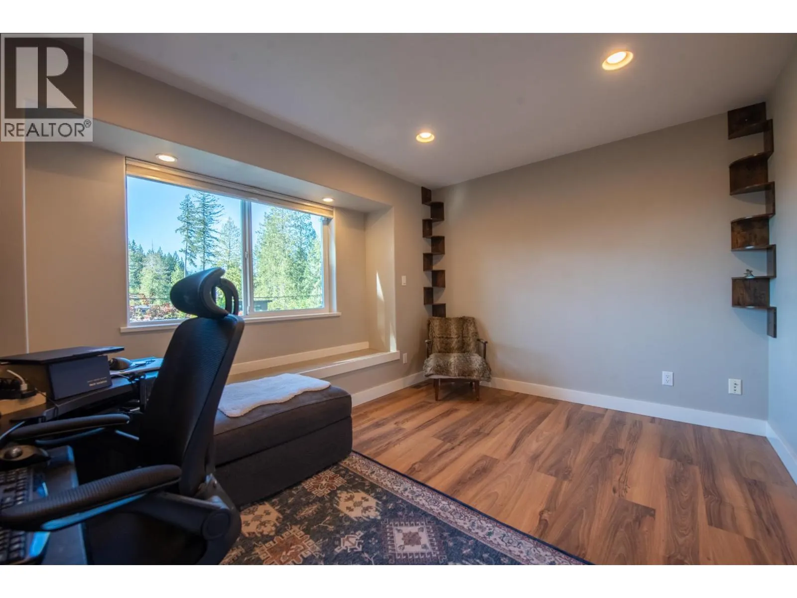 574 VETERANS ROAD