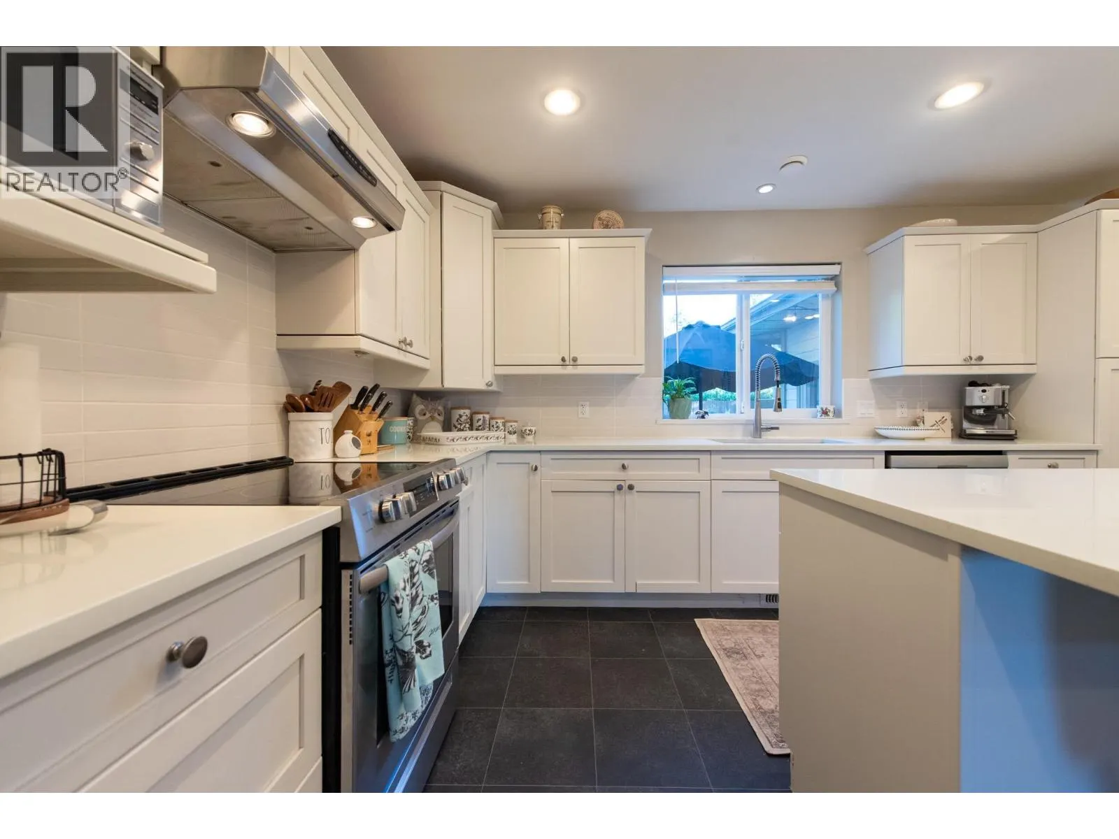 574 VETERANS ROAD