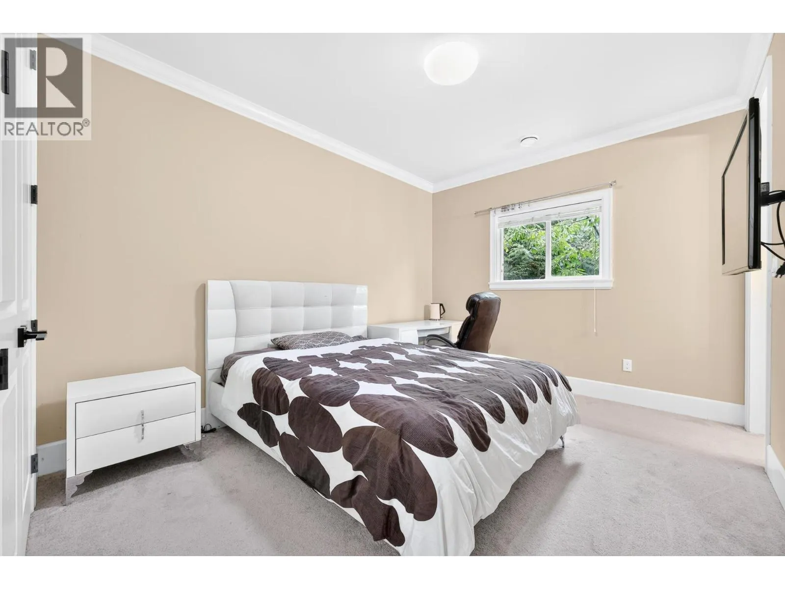 9491 GLENBROOK DRIVE