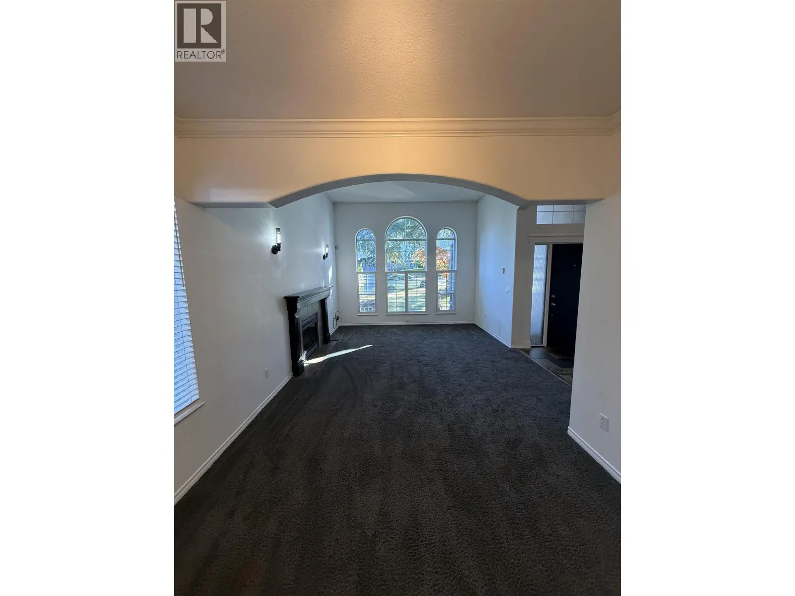 1253 FLETCHER WAY
