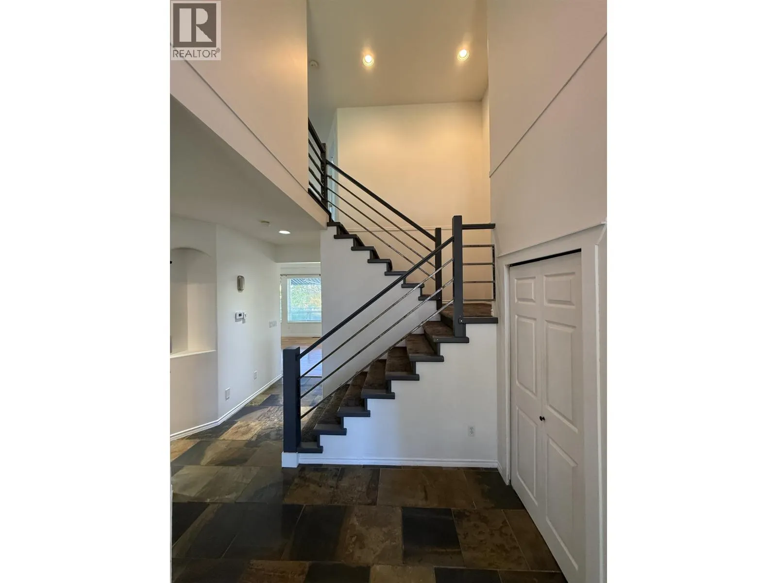 1253 FLETCHER WAY