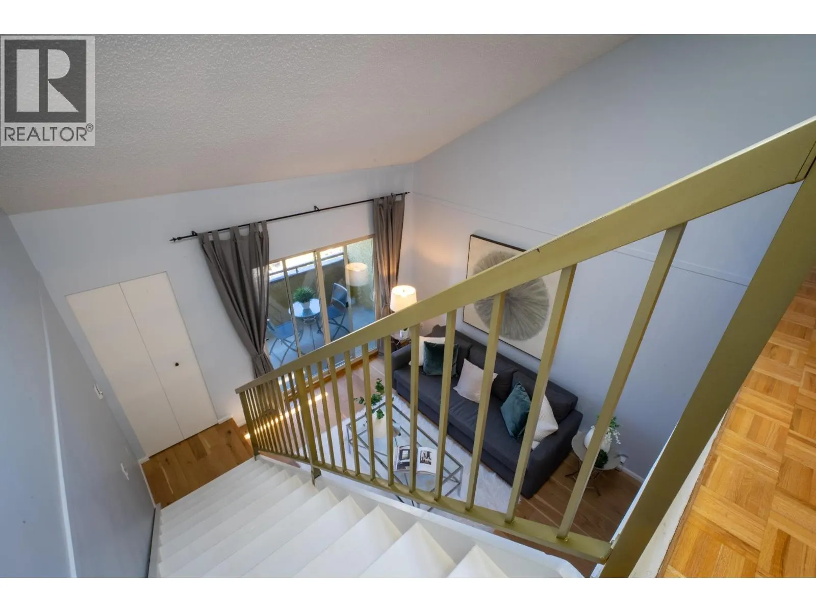 210 3465 GLEN DRIVE
