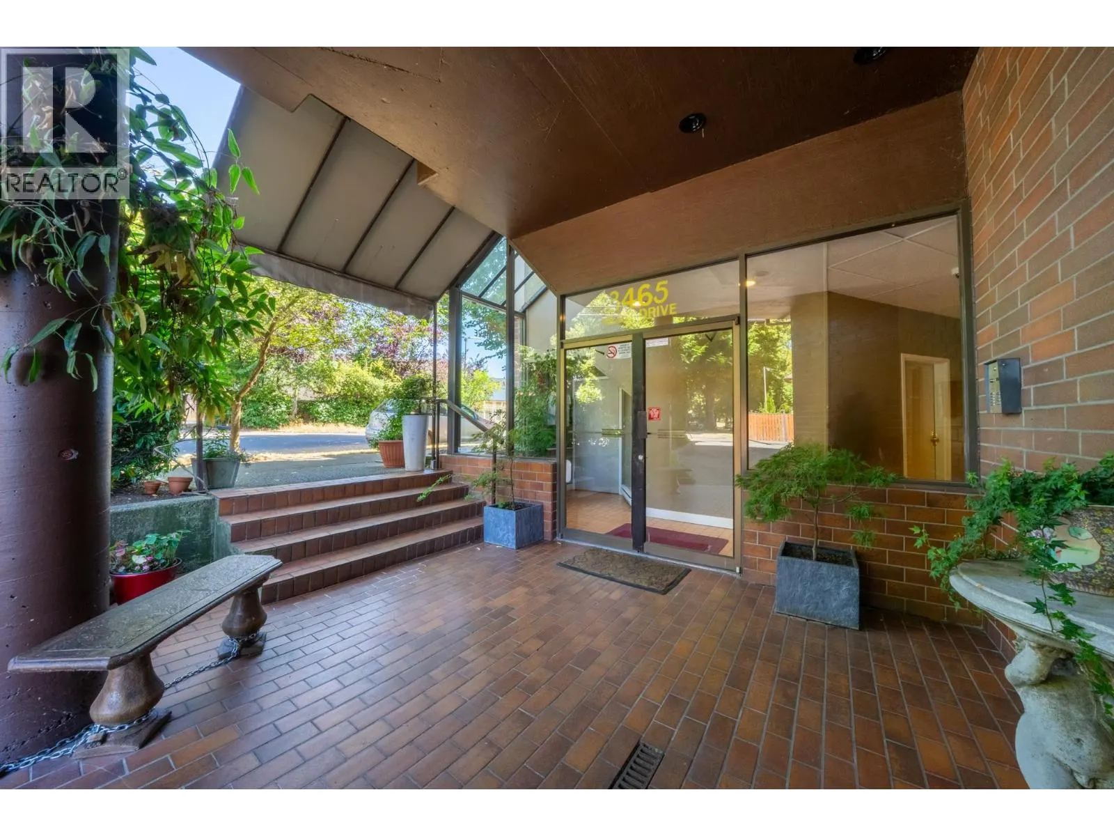 210 3465 GLEN DRIVE