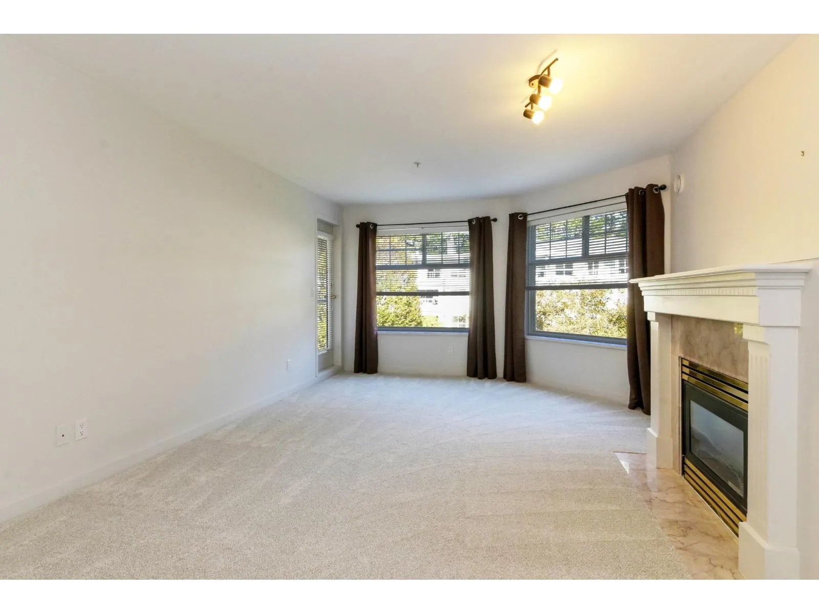 203 8976 208 STREET