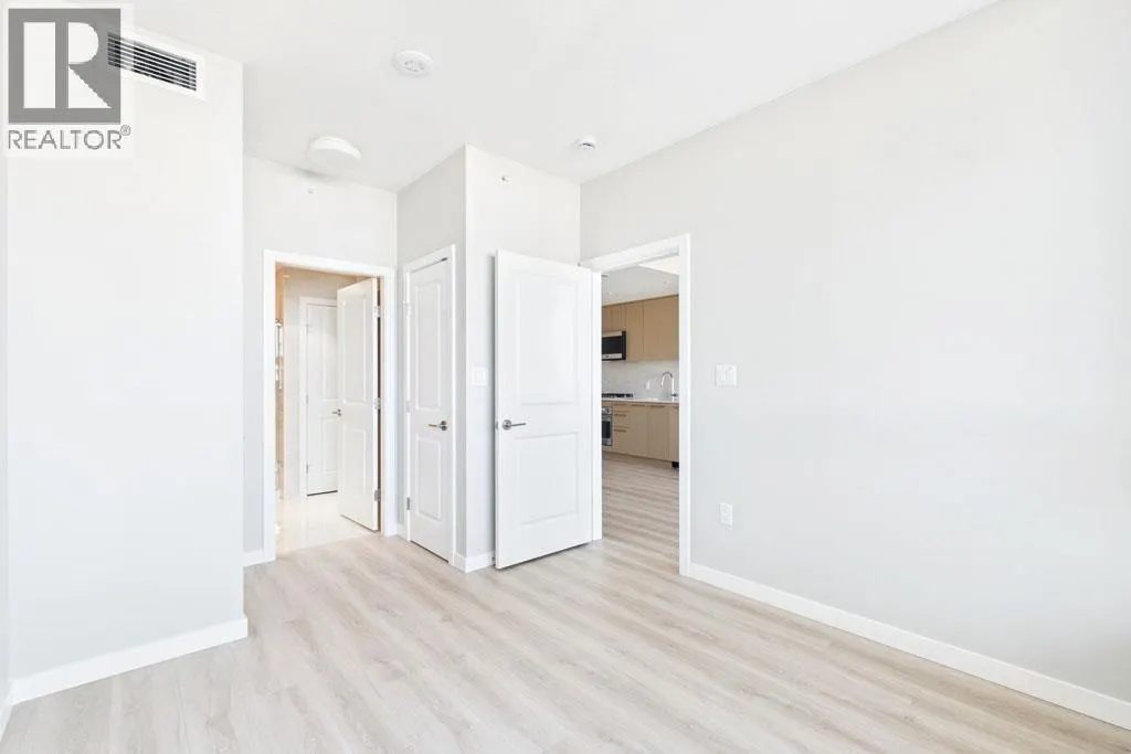 1804 5938 OLIVE AVENUE