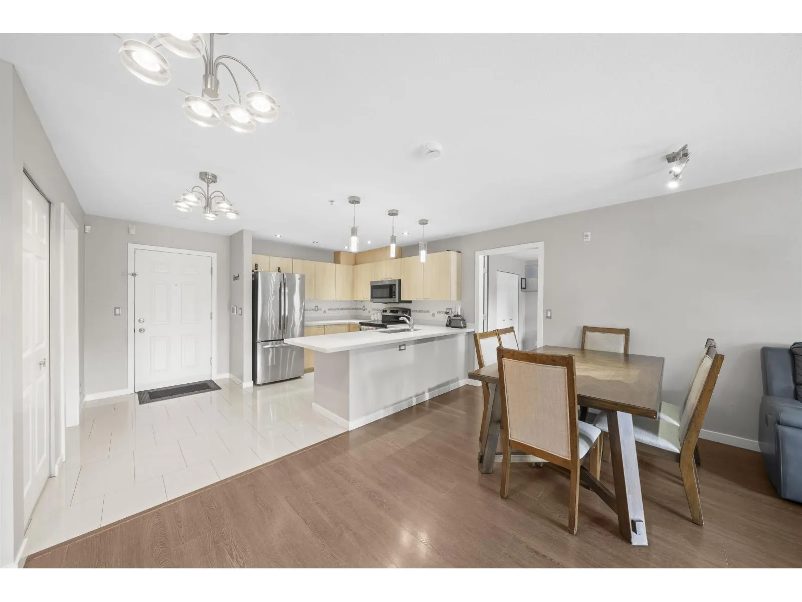 207 12083 92A AVENUE