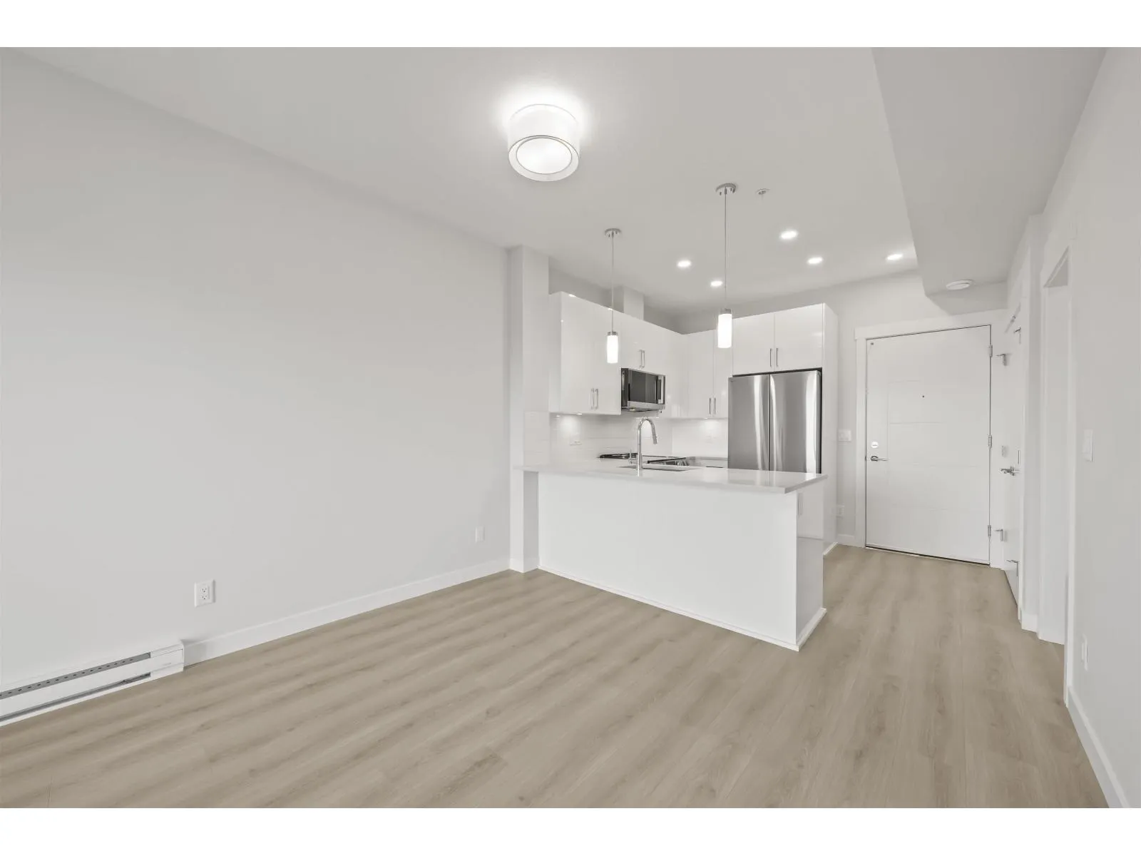 316 8423 CEDAR STREET