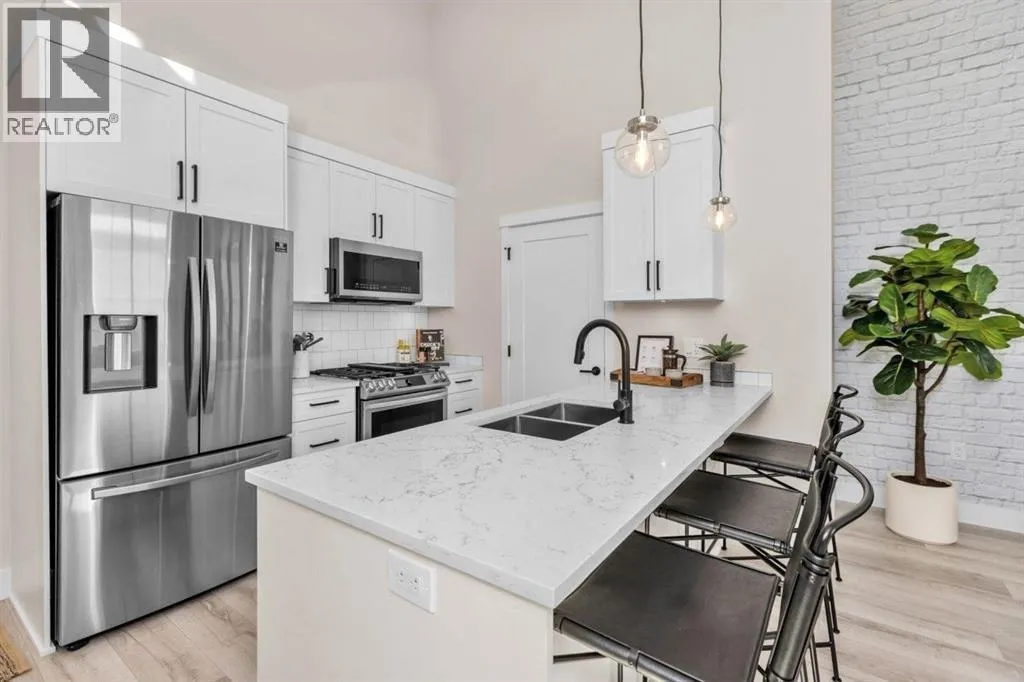 510 22633 SELKIRK AVENUE