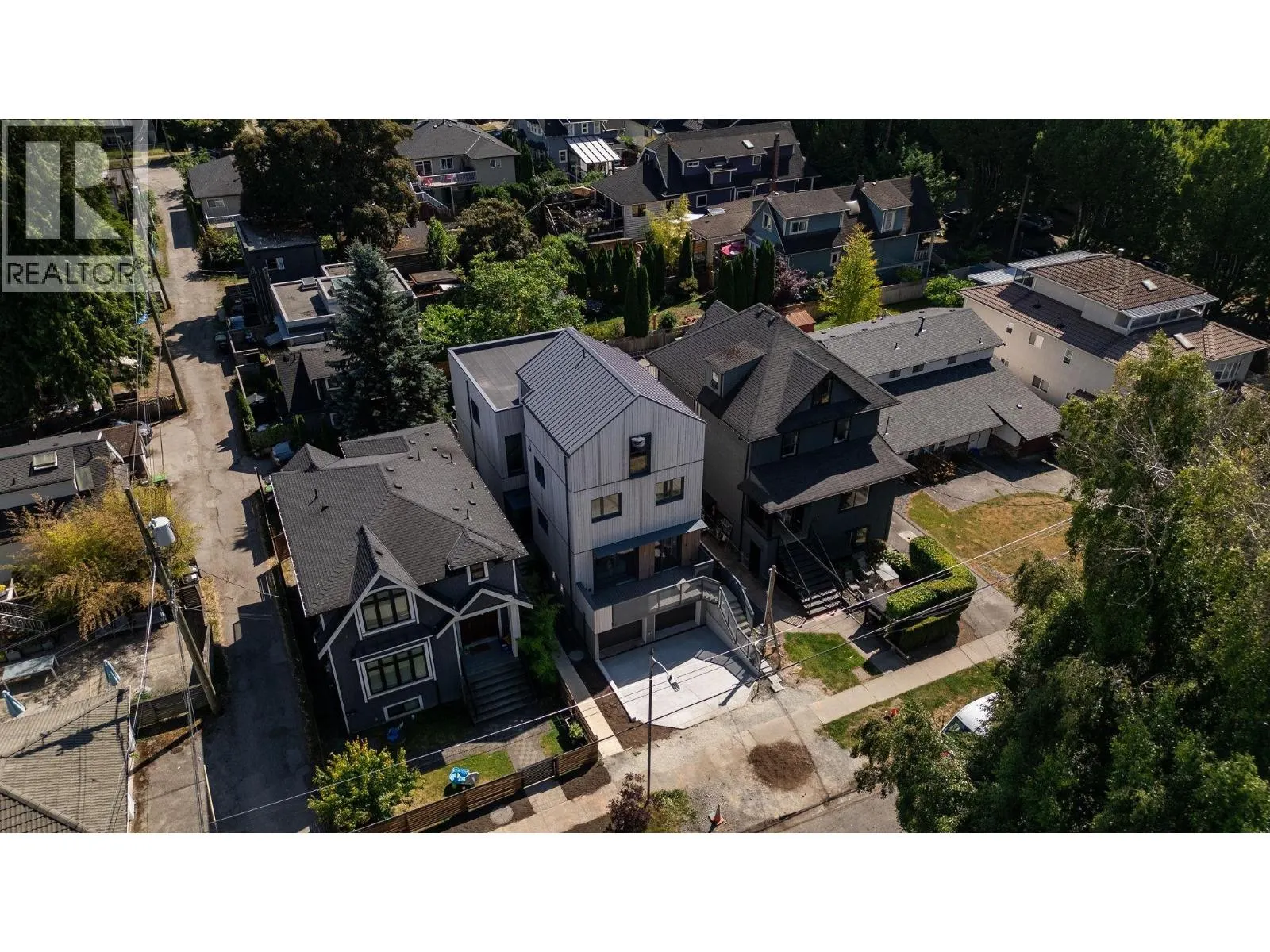 1 60 E 17TH AVENUE
