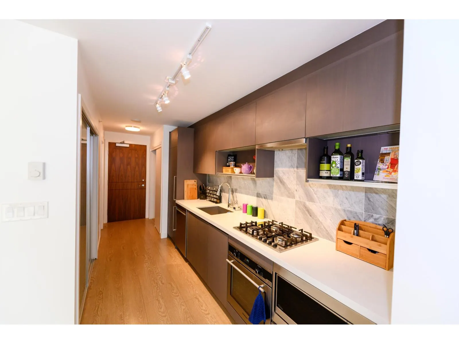 2503 13750 100 AVENUE