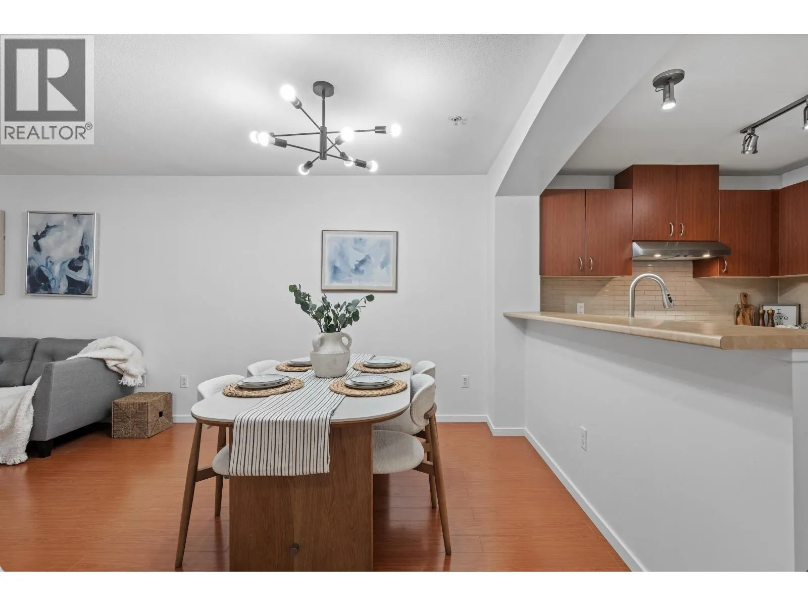 303 9098 HALSTON COURT