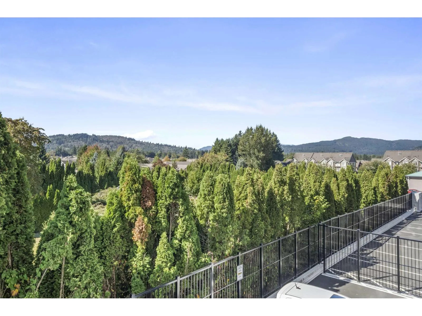 201 8423 CEDAR STREET