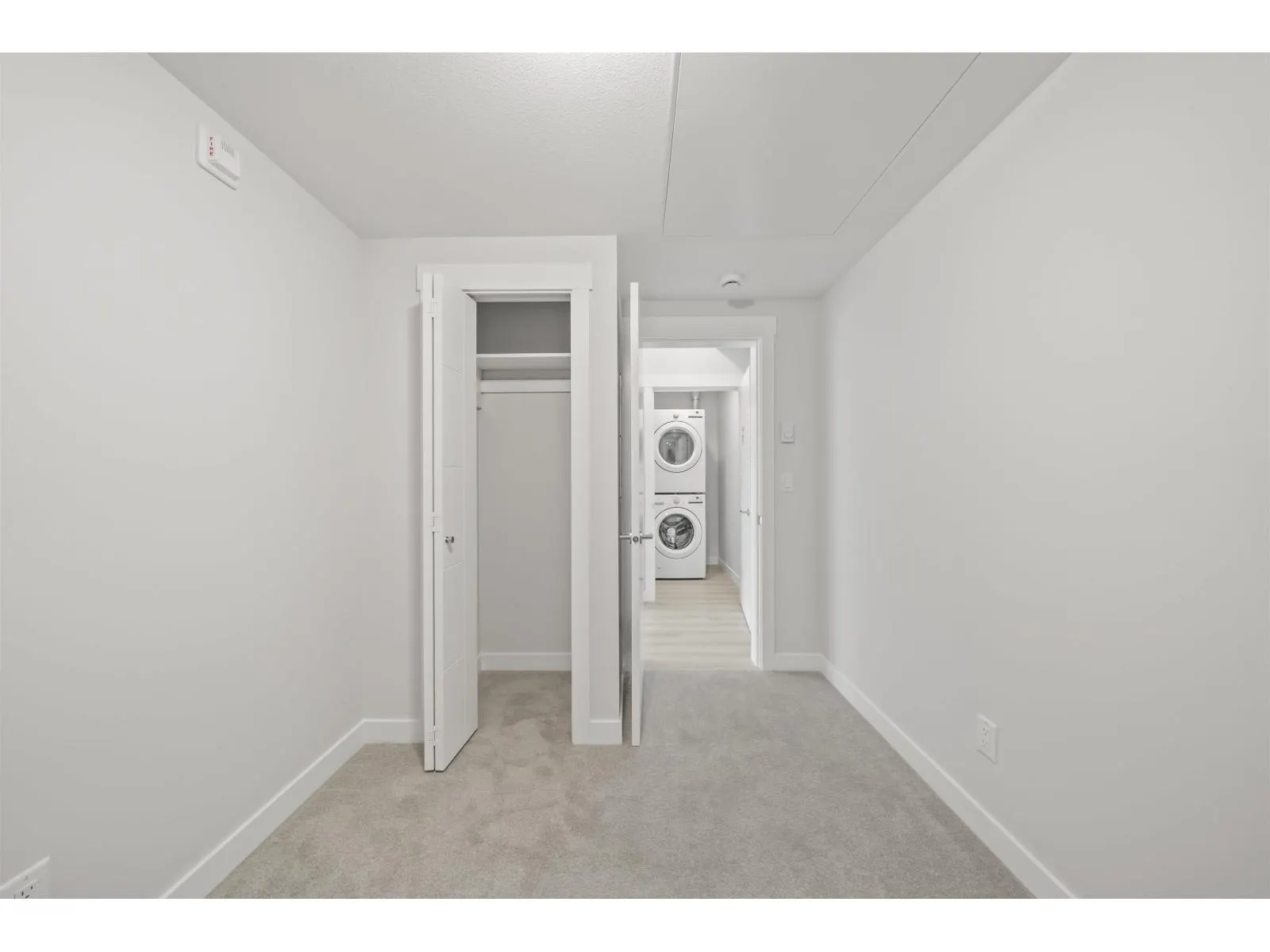 201 8423 CEDAR STREET