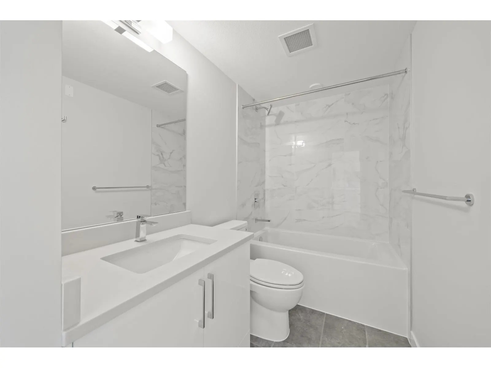201 8423 CEDAR STREET