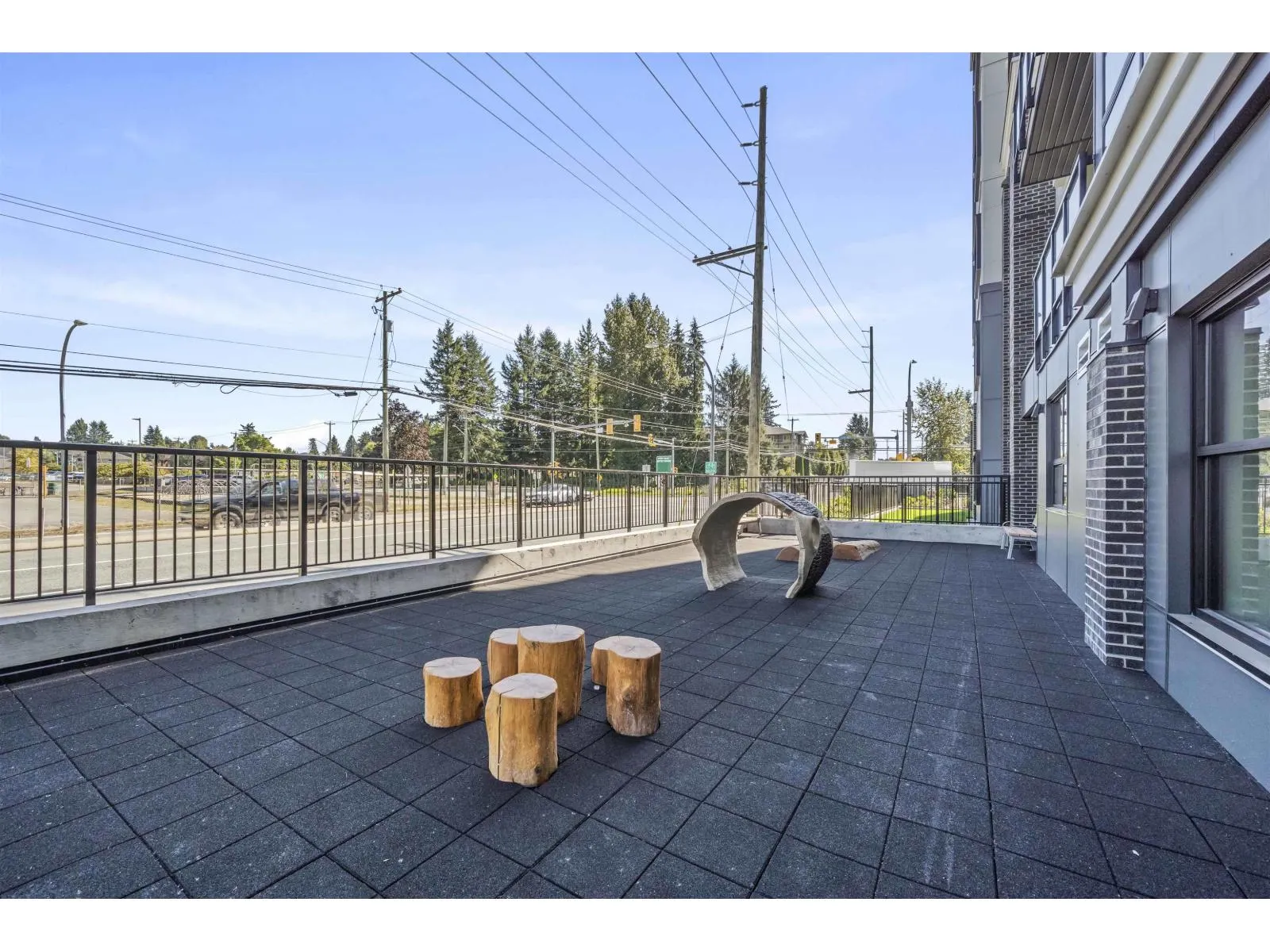 201 8423 CEDAR STREET