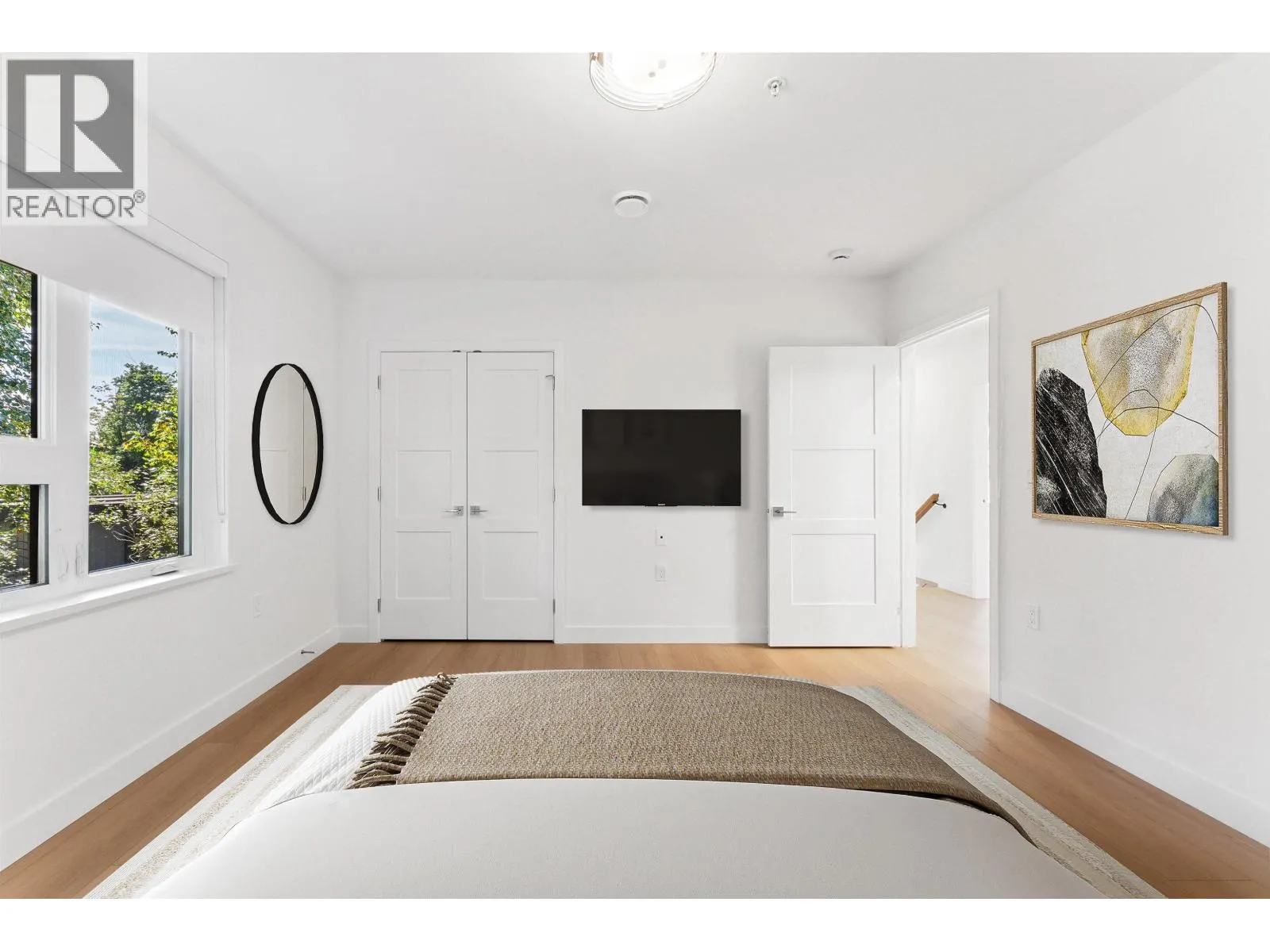 842 ST. DENIS AVENUE
