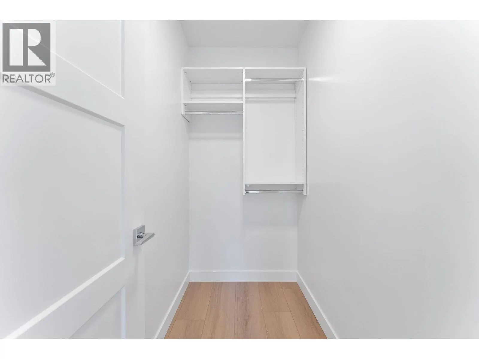842 ST. DENIS AVENUE