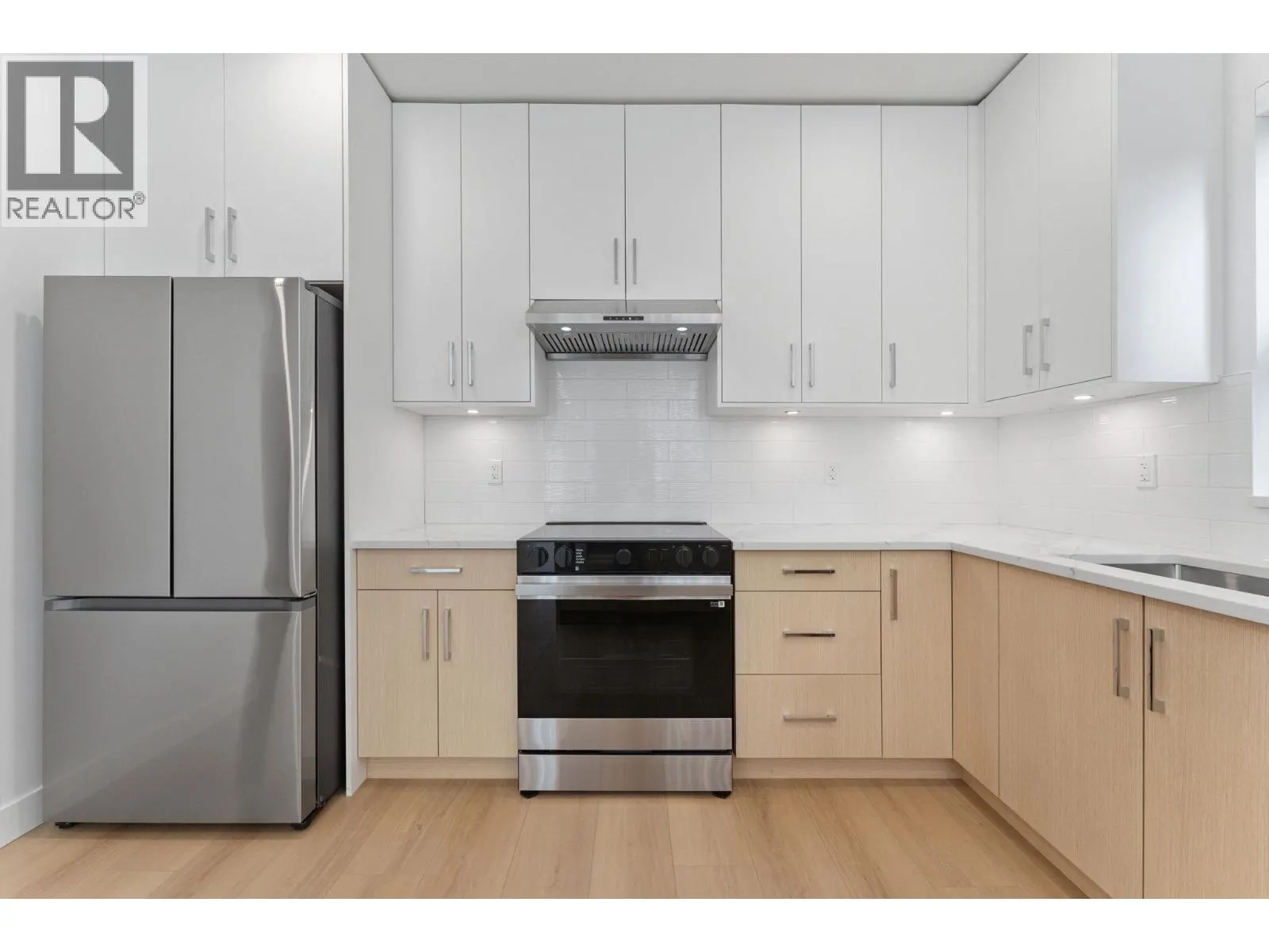 842 ST. DENIS AVENUE