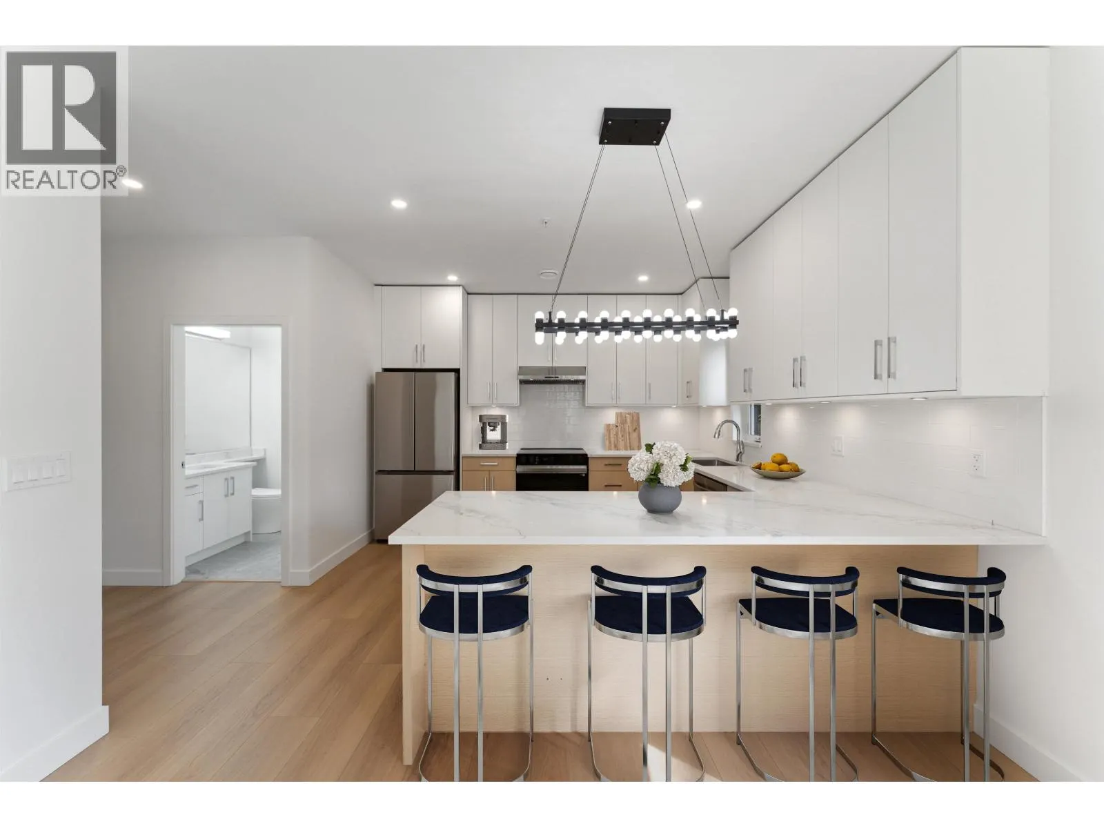 842 ST. DENIS AVENUE