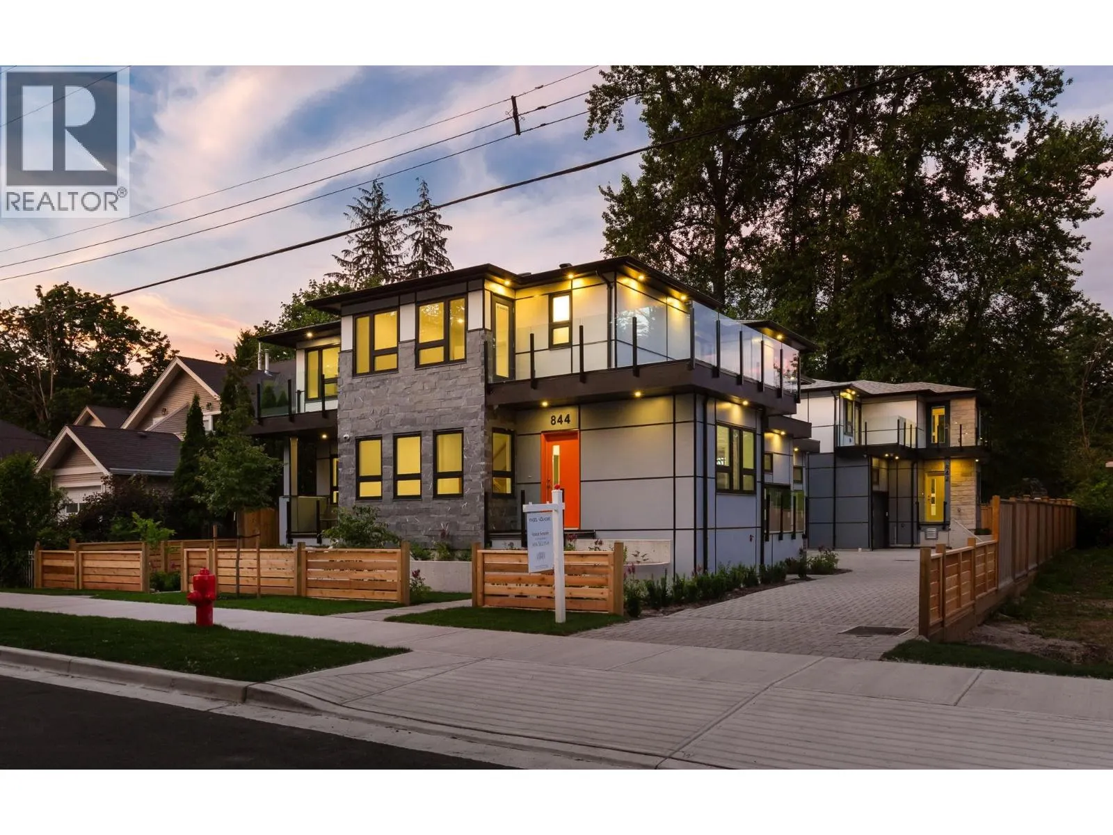 842 ST. DENIS AVENUE
