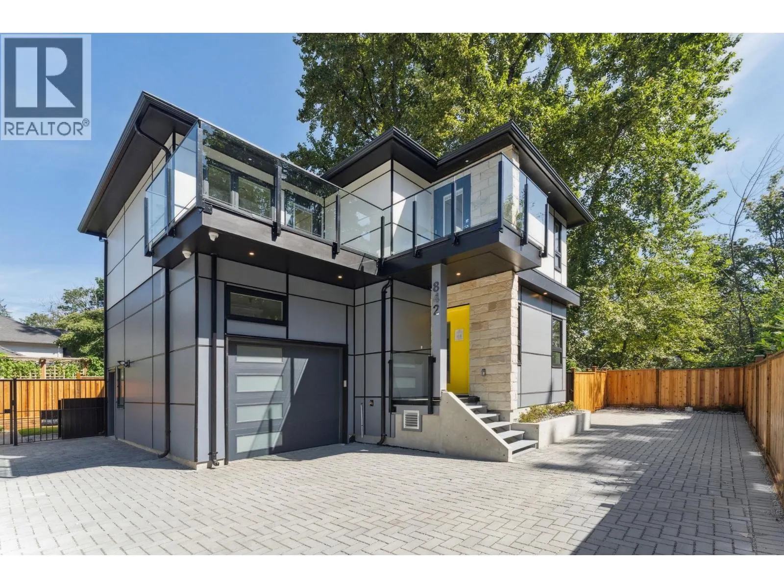 842 ST. DENIS AVENUE