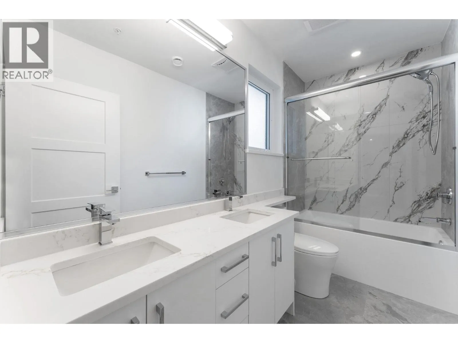 842 ST. DENIS AVENUE