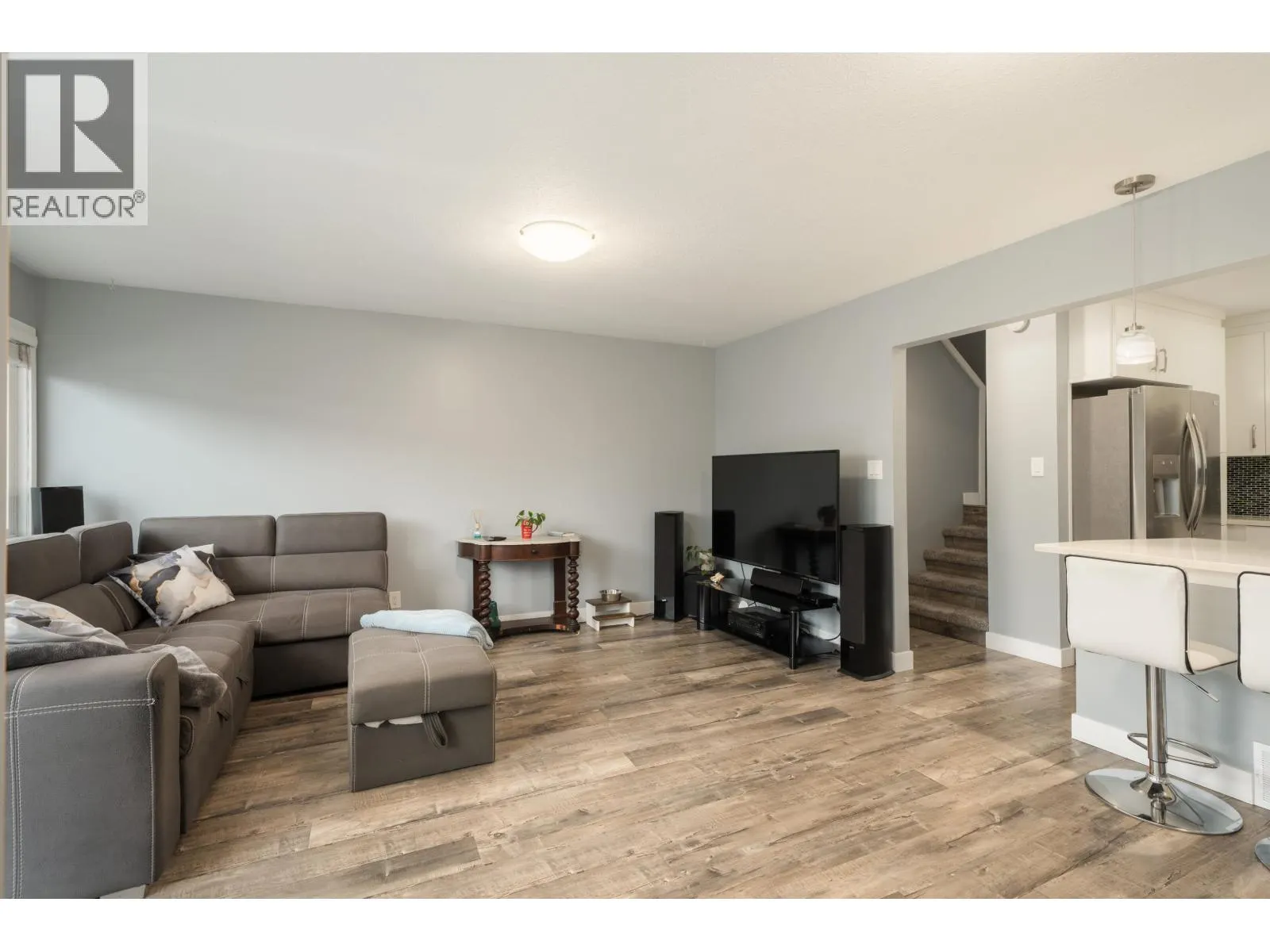 16 12120 189A STREET