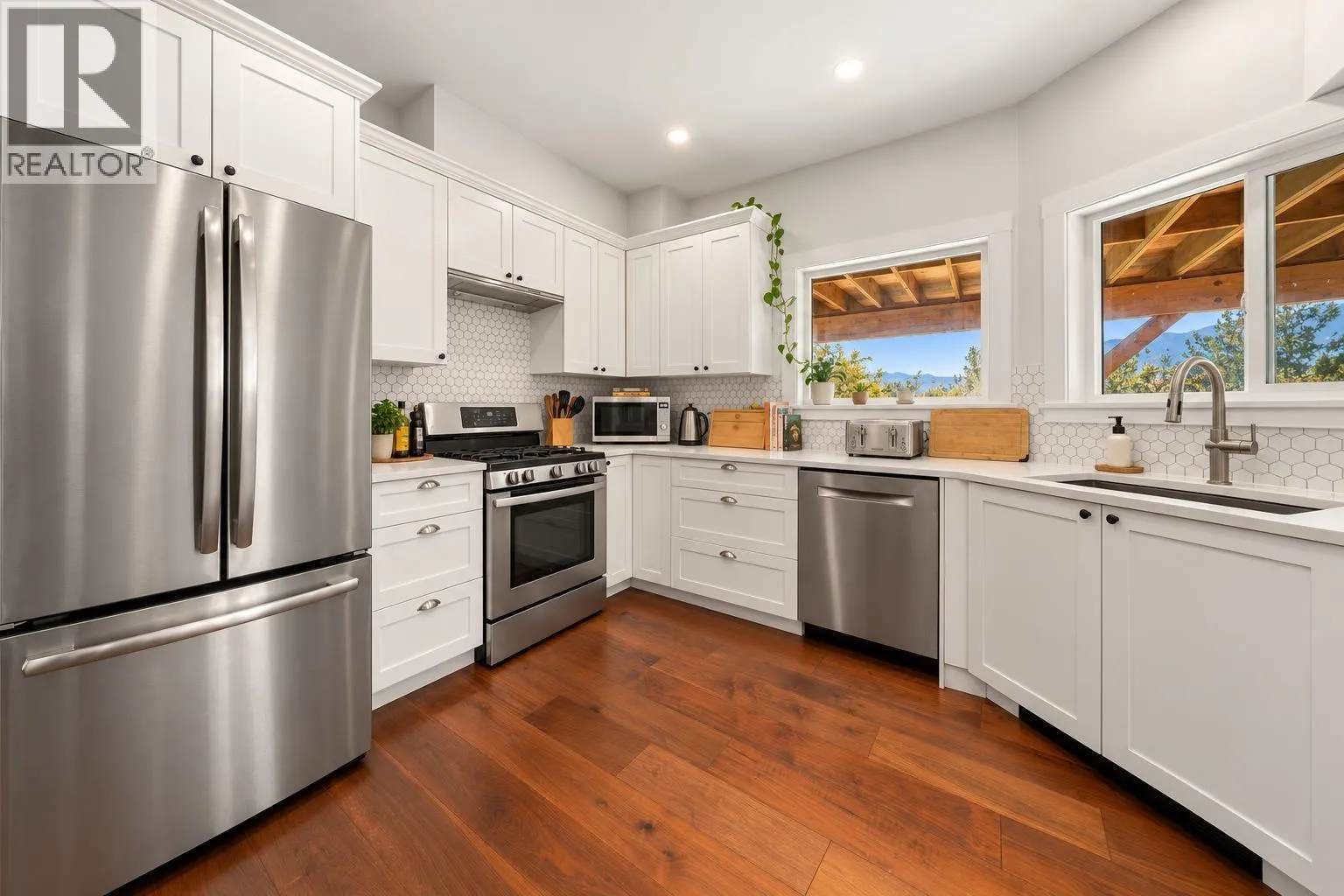 40222 SKYLINE DRIVE