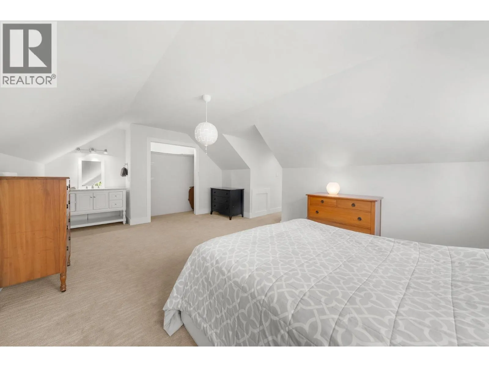 40222 SKYLINE DRIVE