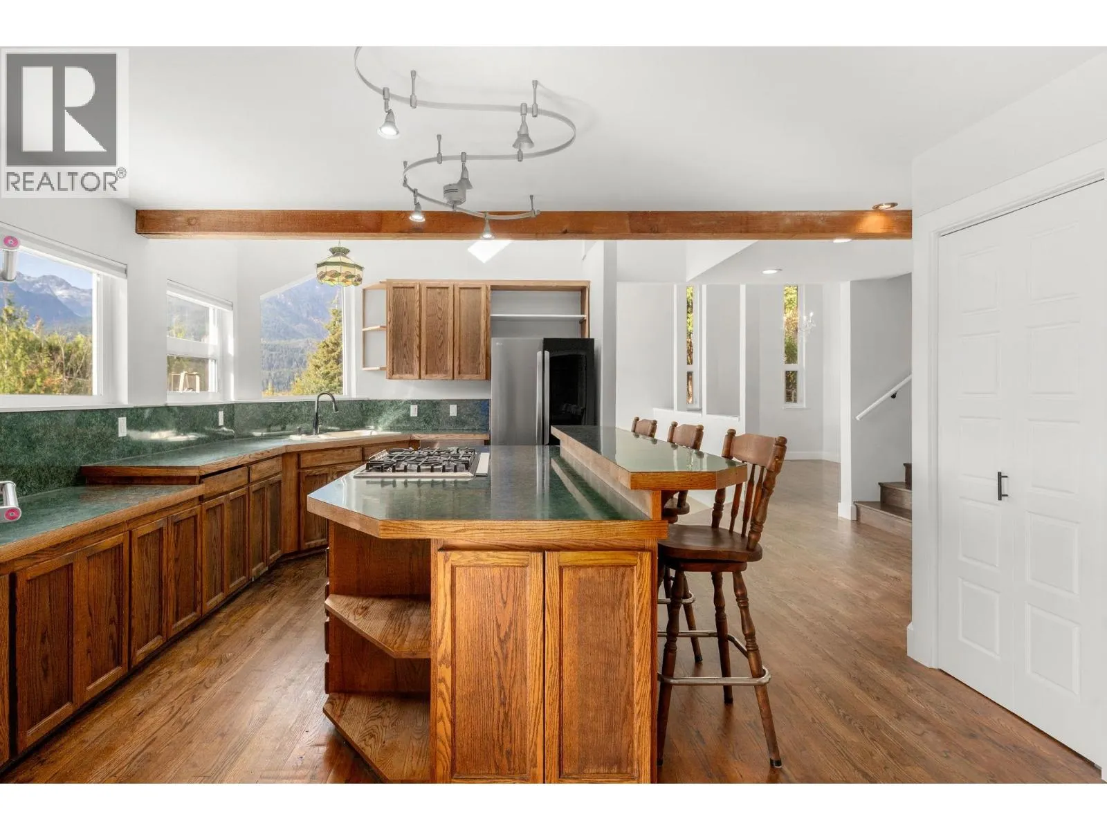 40222 SKYLINE DRIVE
