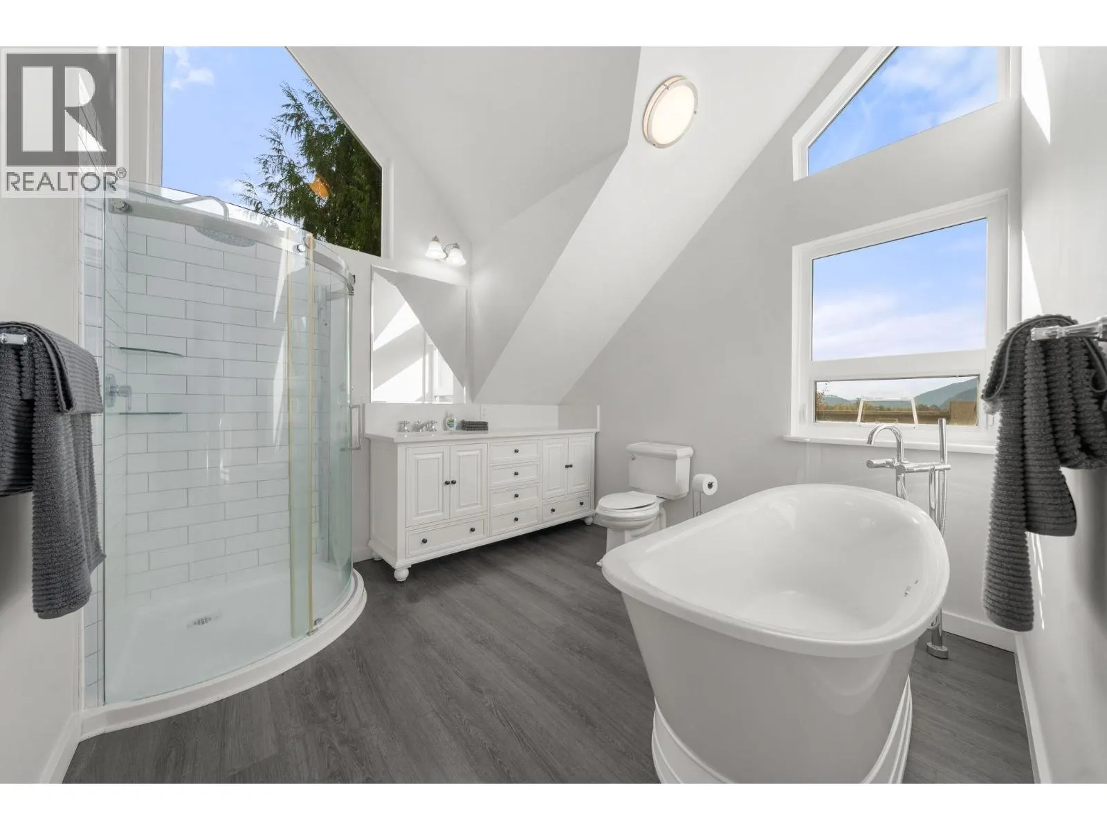 40222 SKYLINE DRIVE