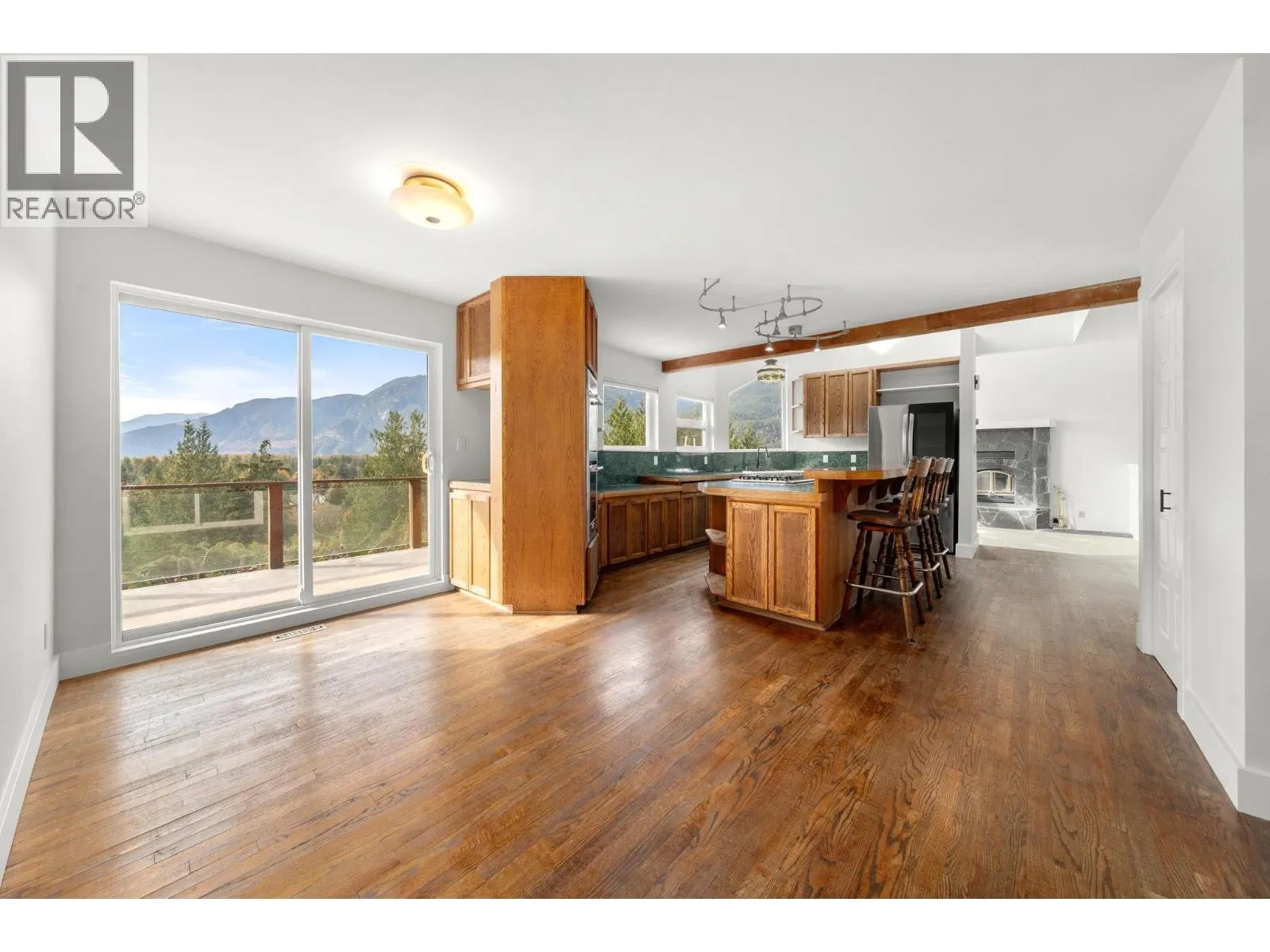 40222 SKYLINE DRIVE